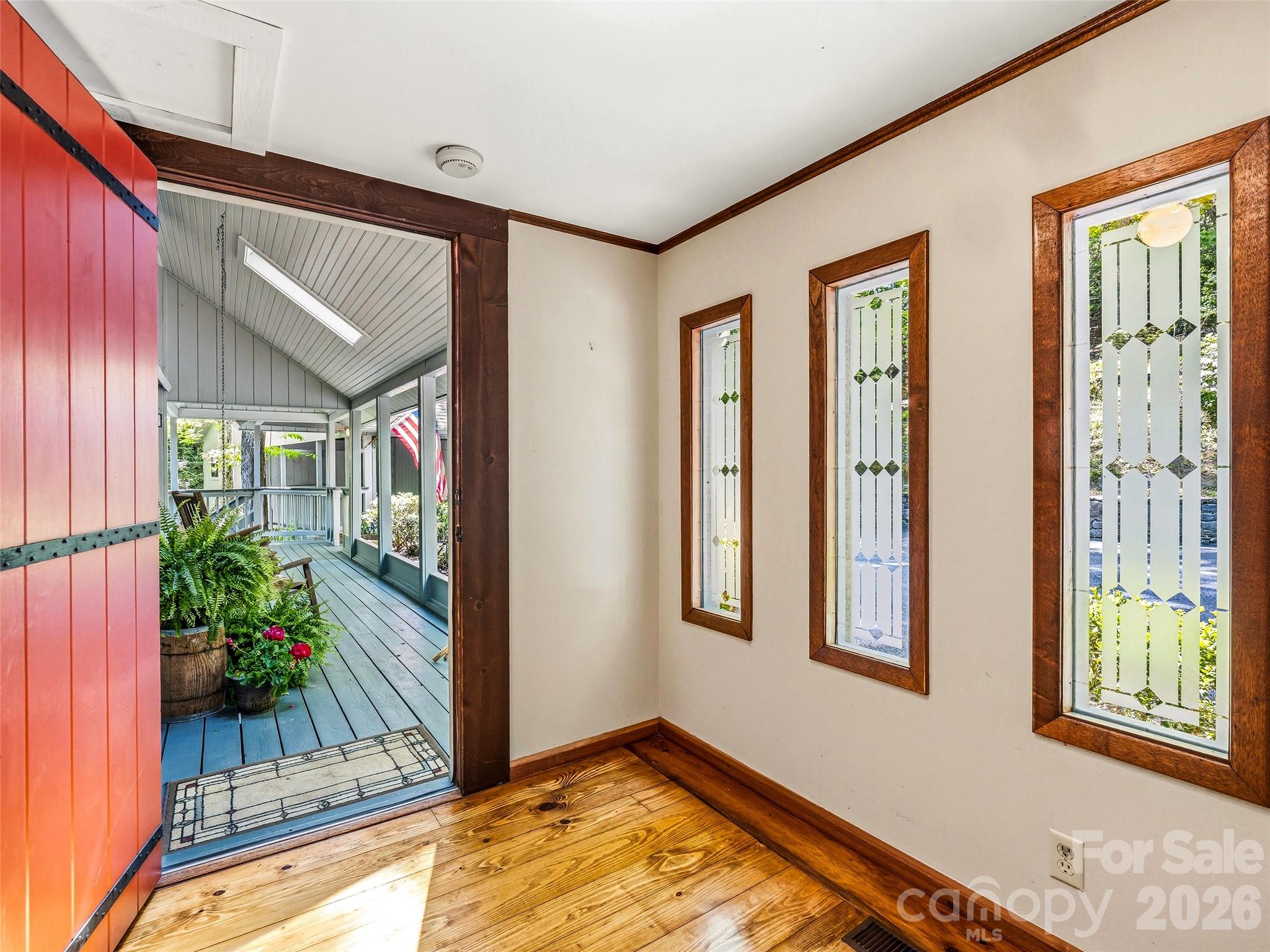 33 Southerland Road — Pisgah Forest