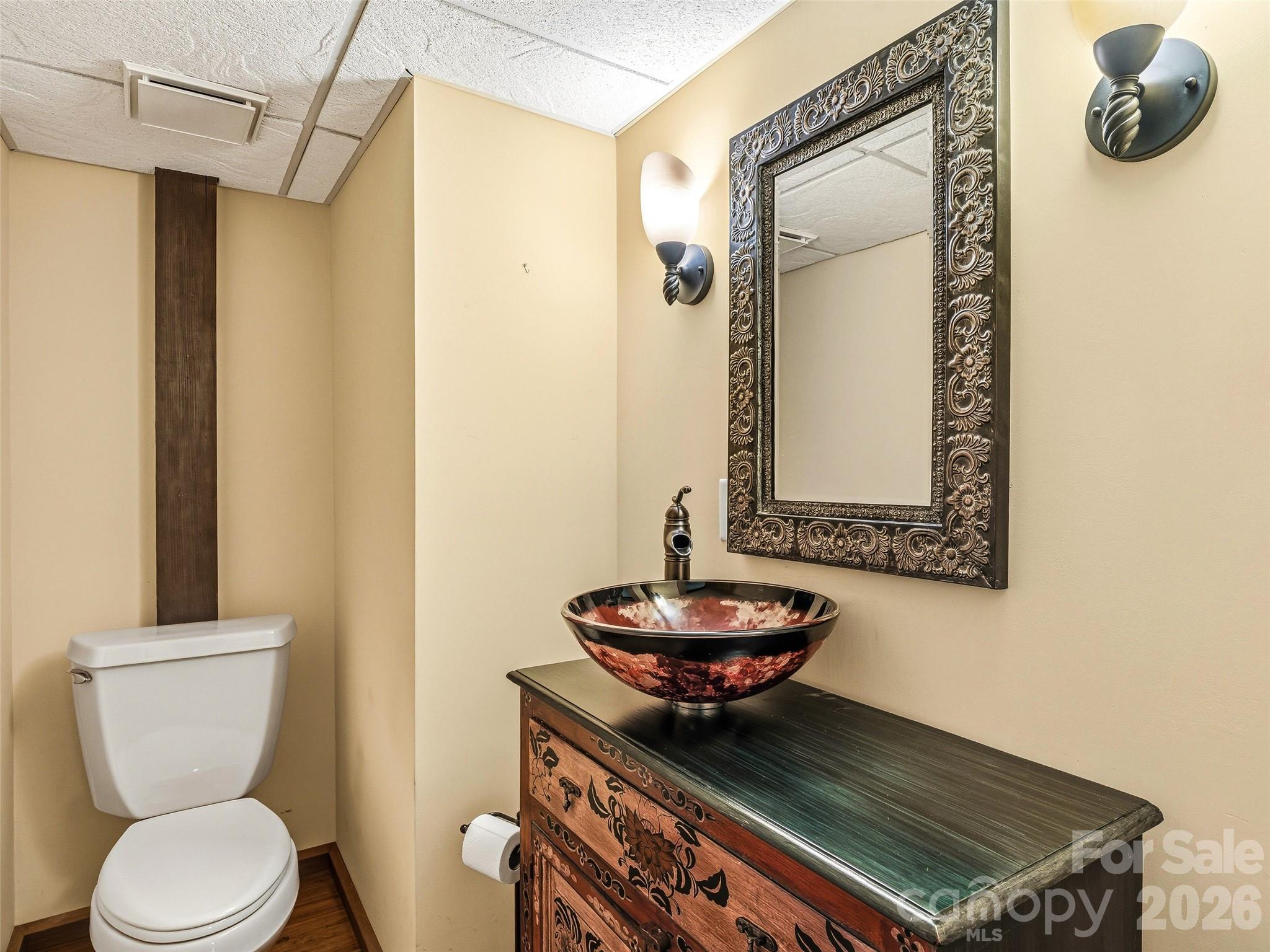 33 Southerland Road — Pisgah Forest