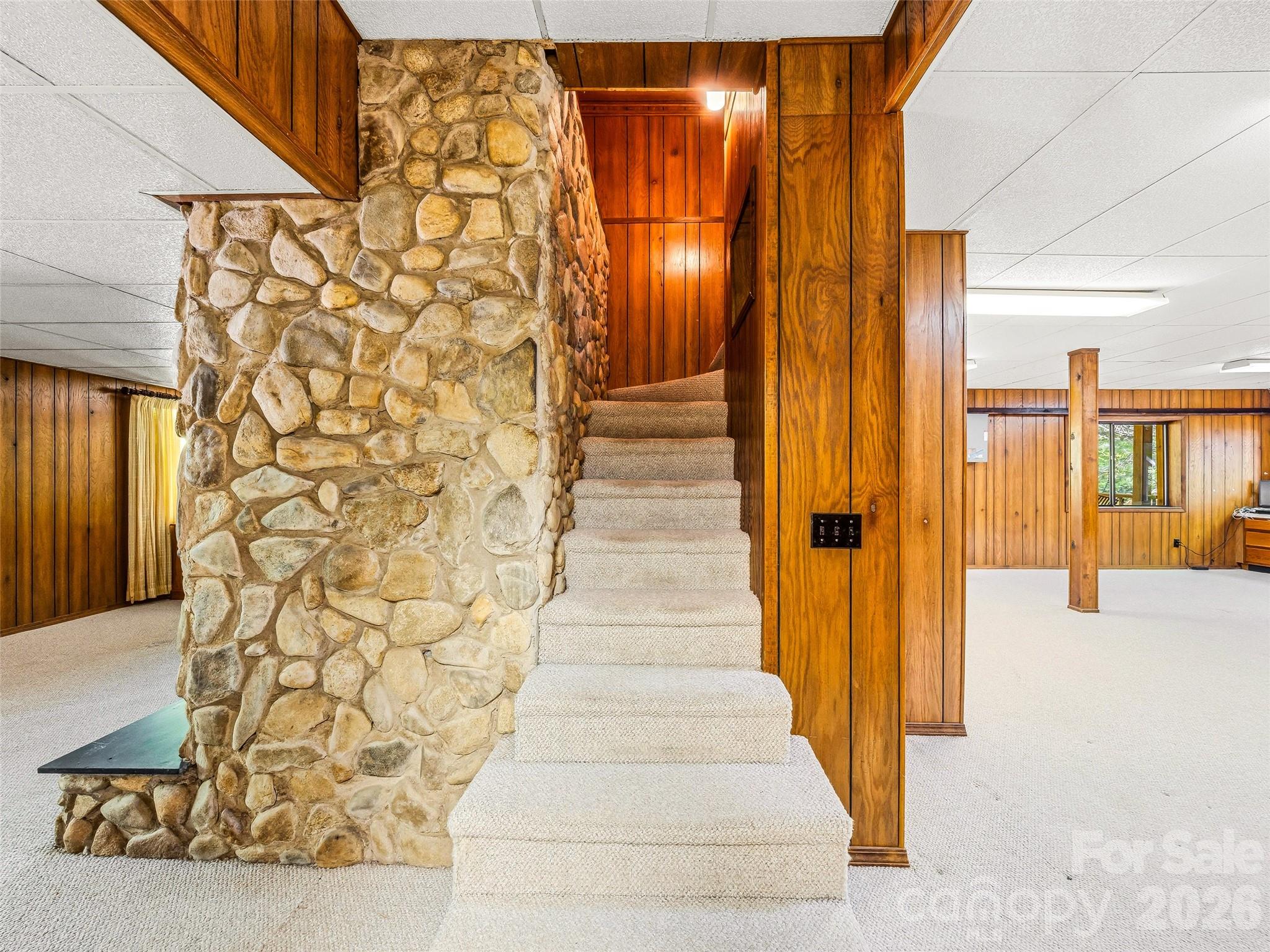 33 Southerland Road — Pisgah Forest