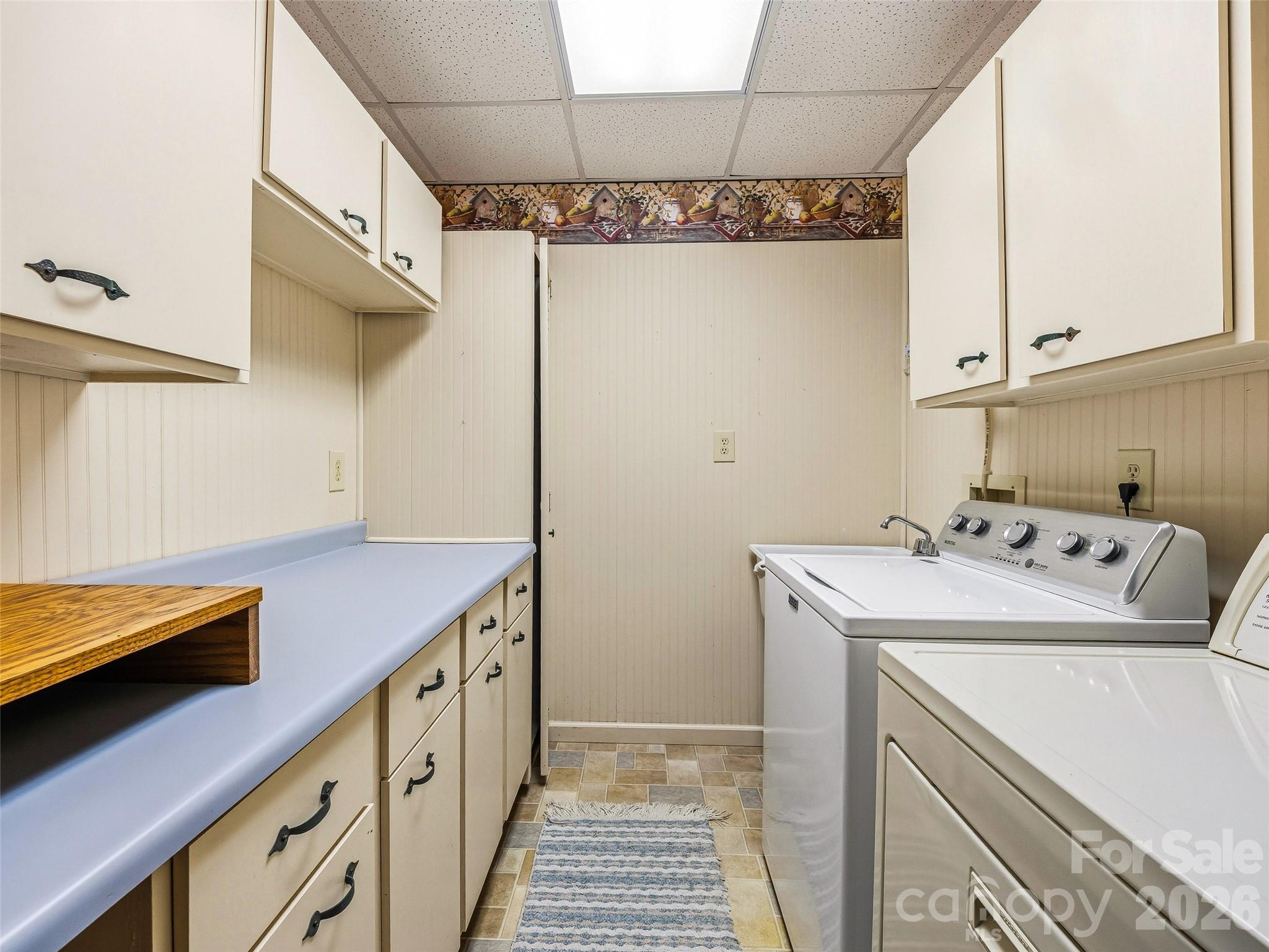 33 Southerland Road — Pisgah Forest