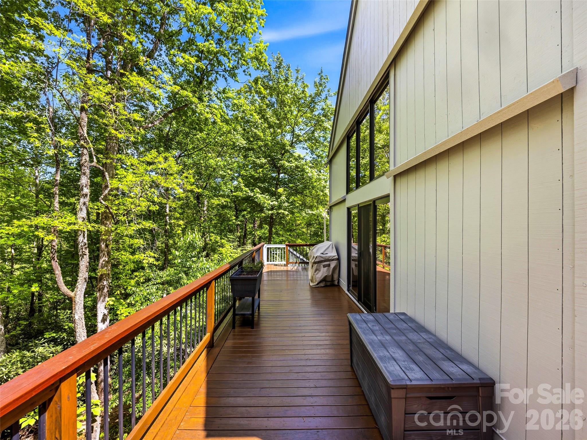 33 Southerland Road — Pisgah Forest