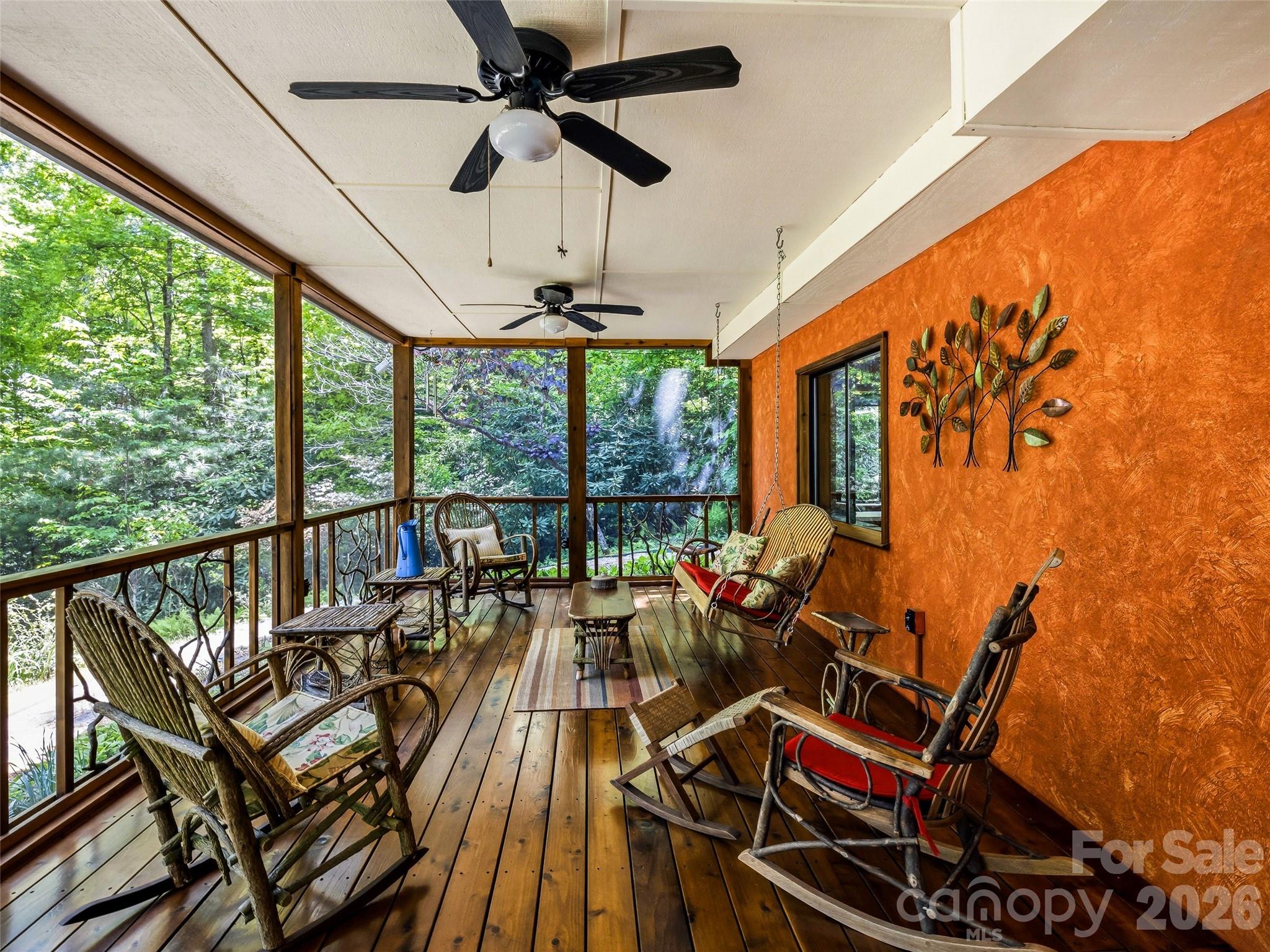 33 Southerland Road — Pisgah Forest