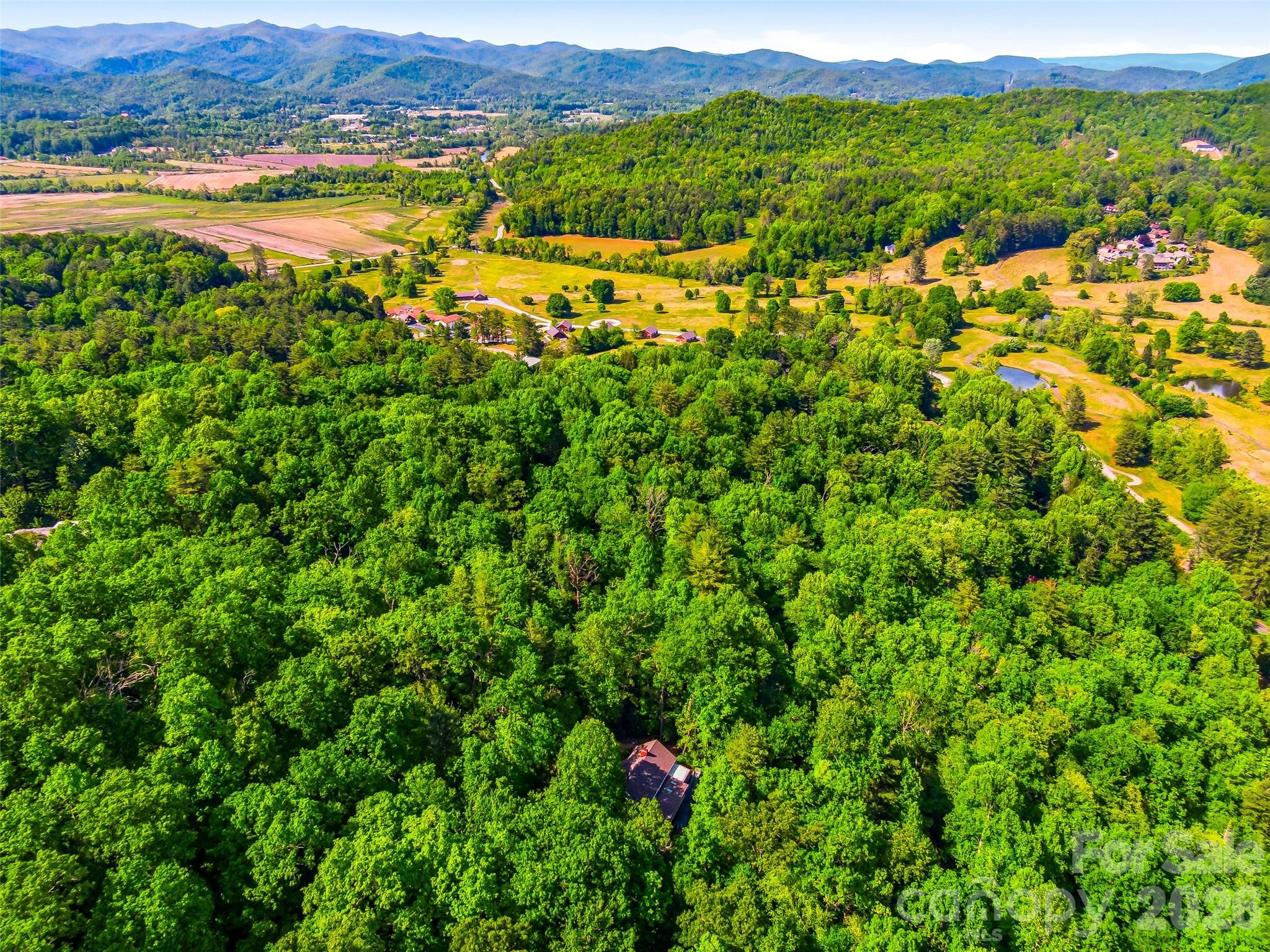 33 Southerland Road — Pisgah Forest