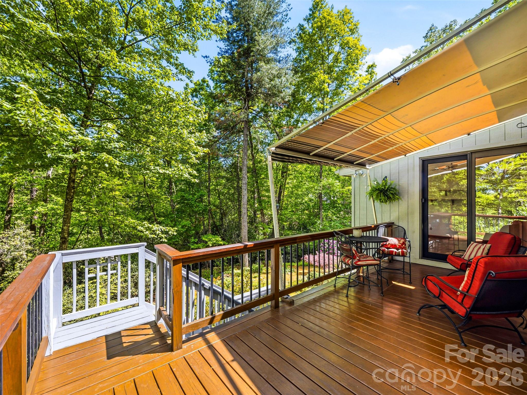 33 Southerland Road — Pisgah Forest