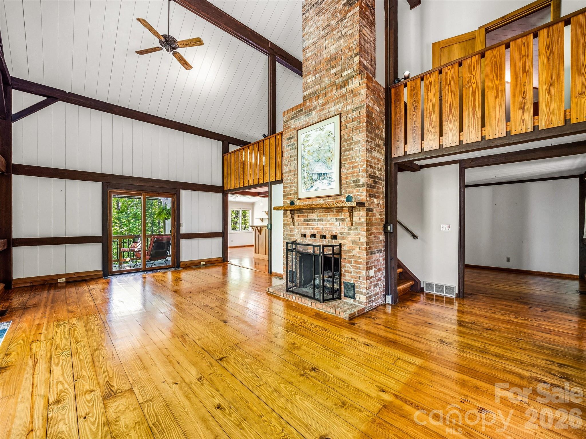33 Southerland Road — Pisgah Forest