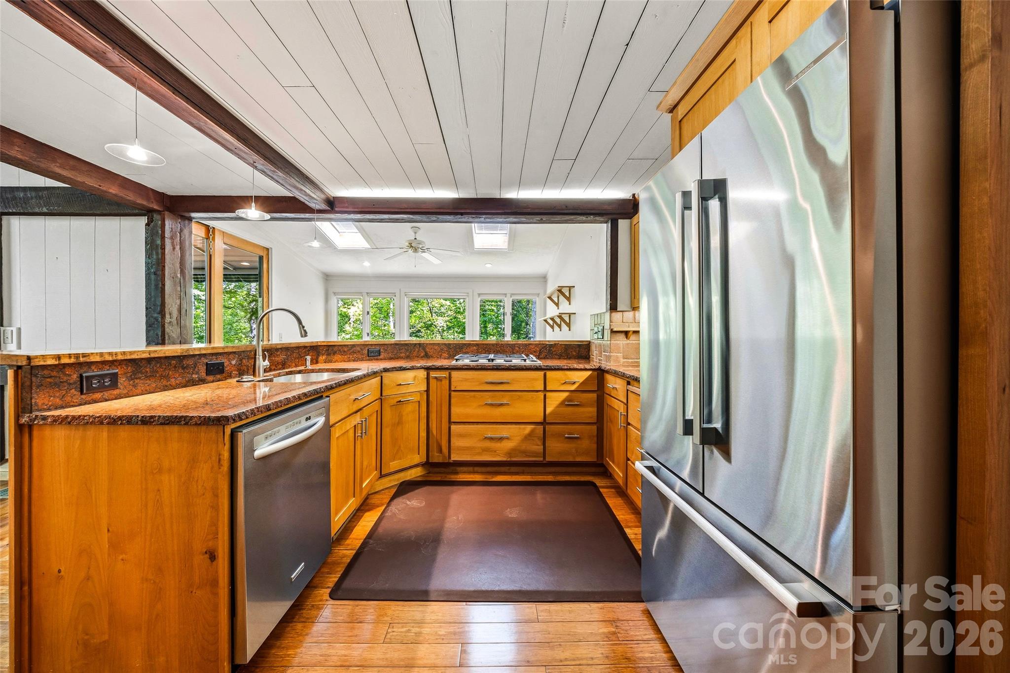 33 Southerland Road — Pisgah Forest