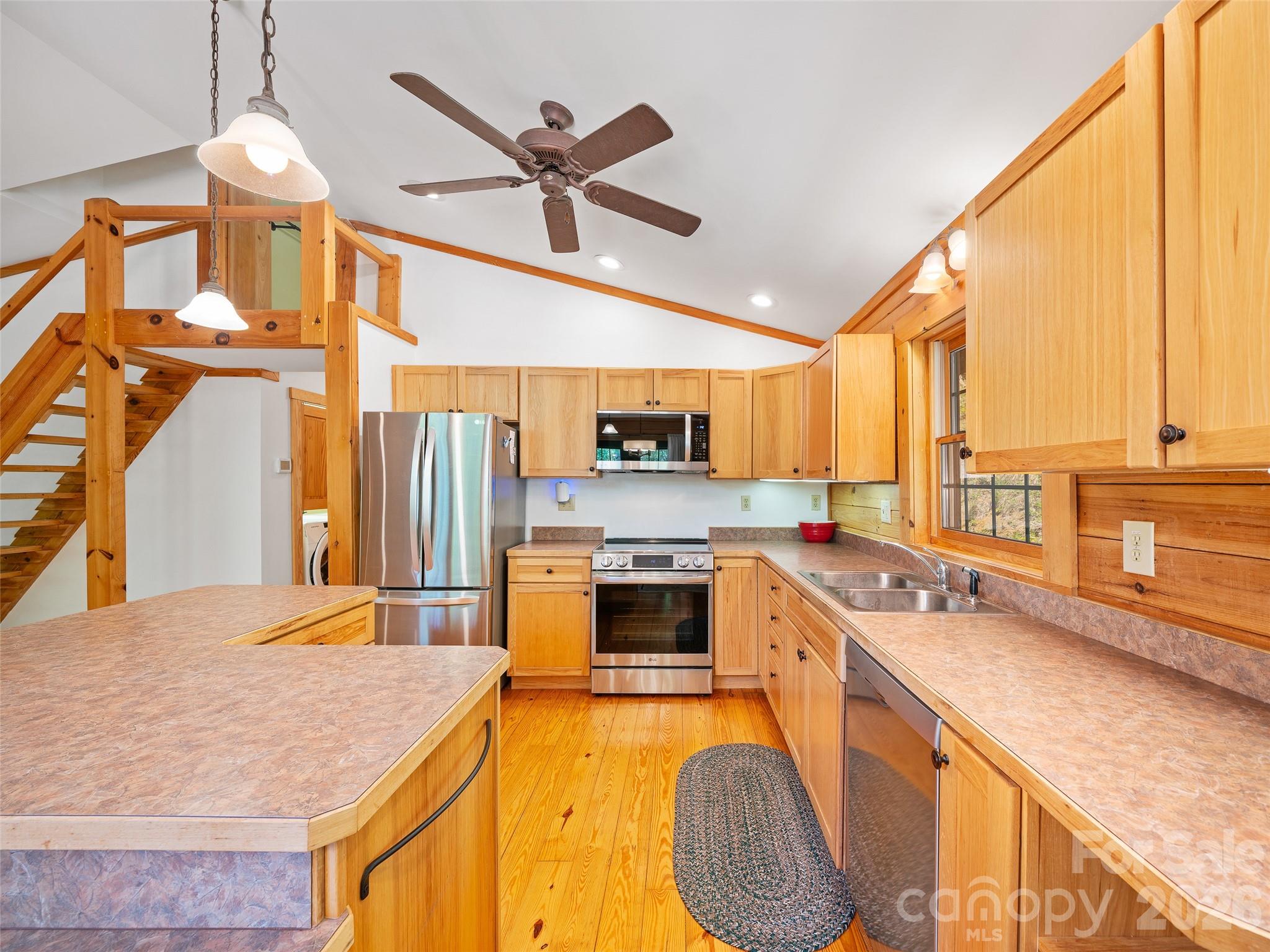 115 Sutton Ridge Road — Burnsville