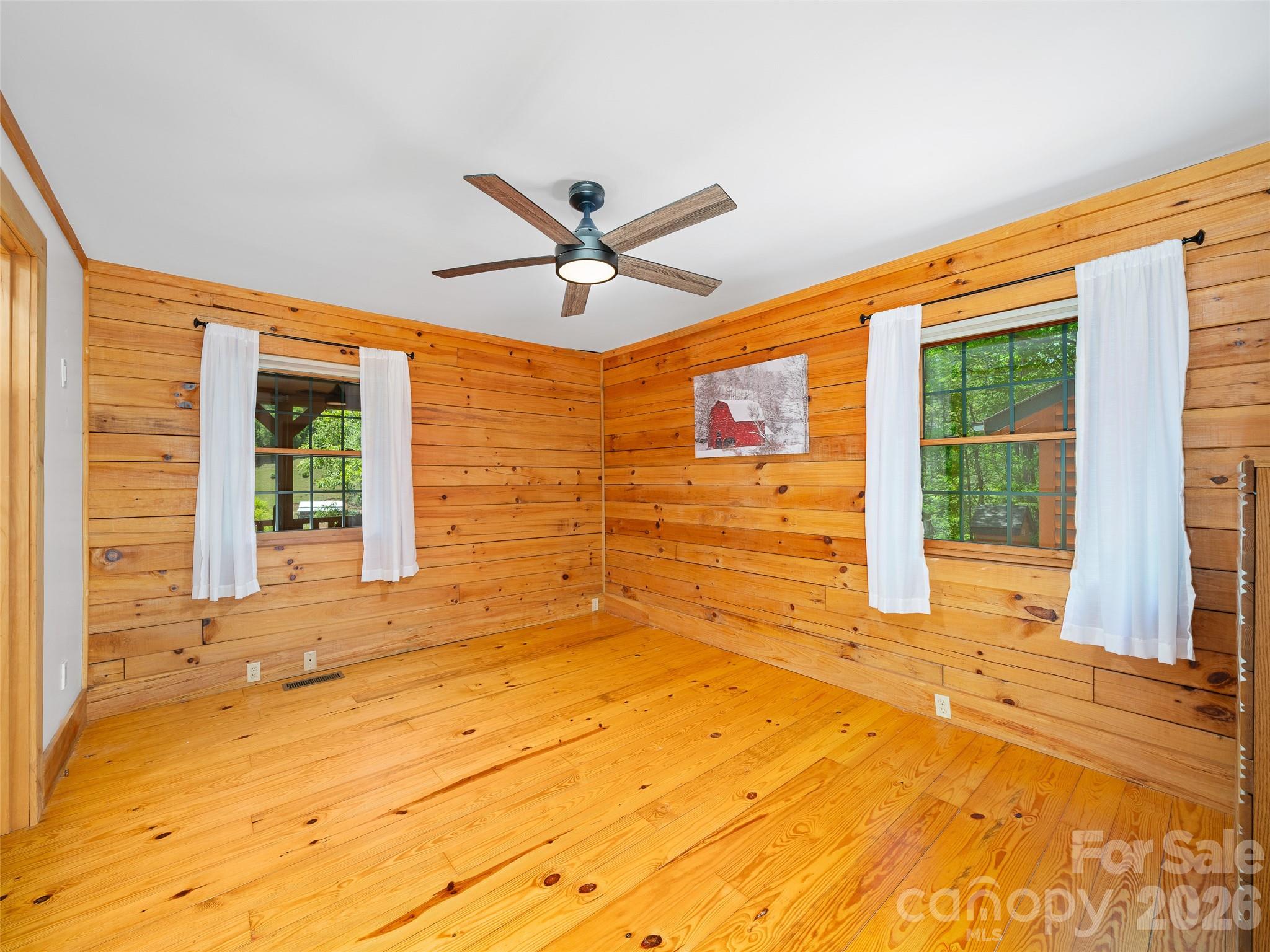 115 Sutton Ridge Road — Burnsville