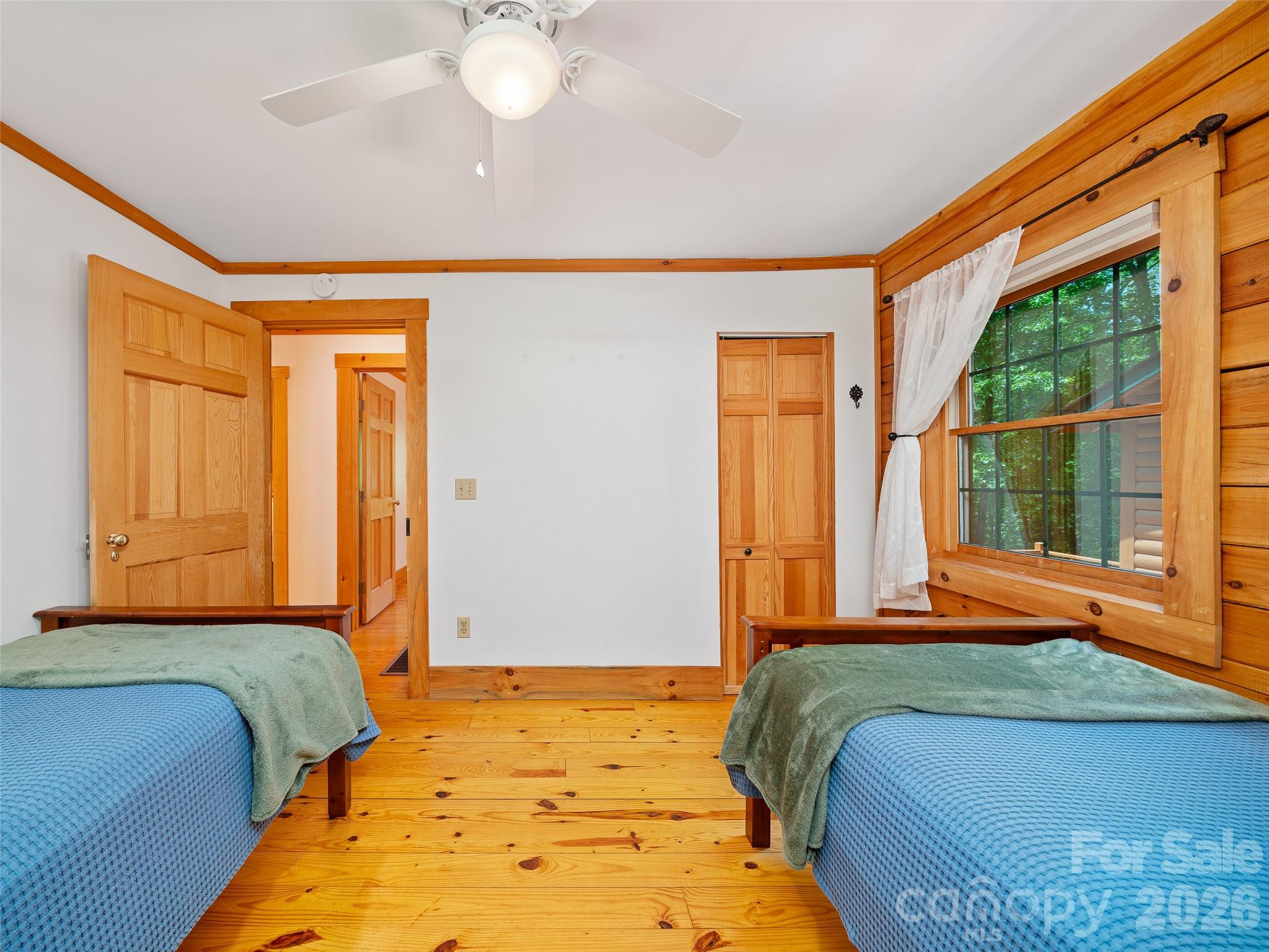 115 Sutton Ridge Road — Burnsville