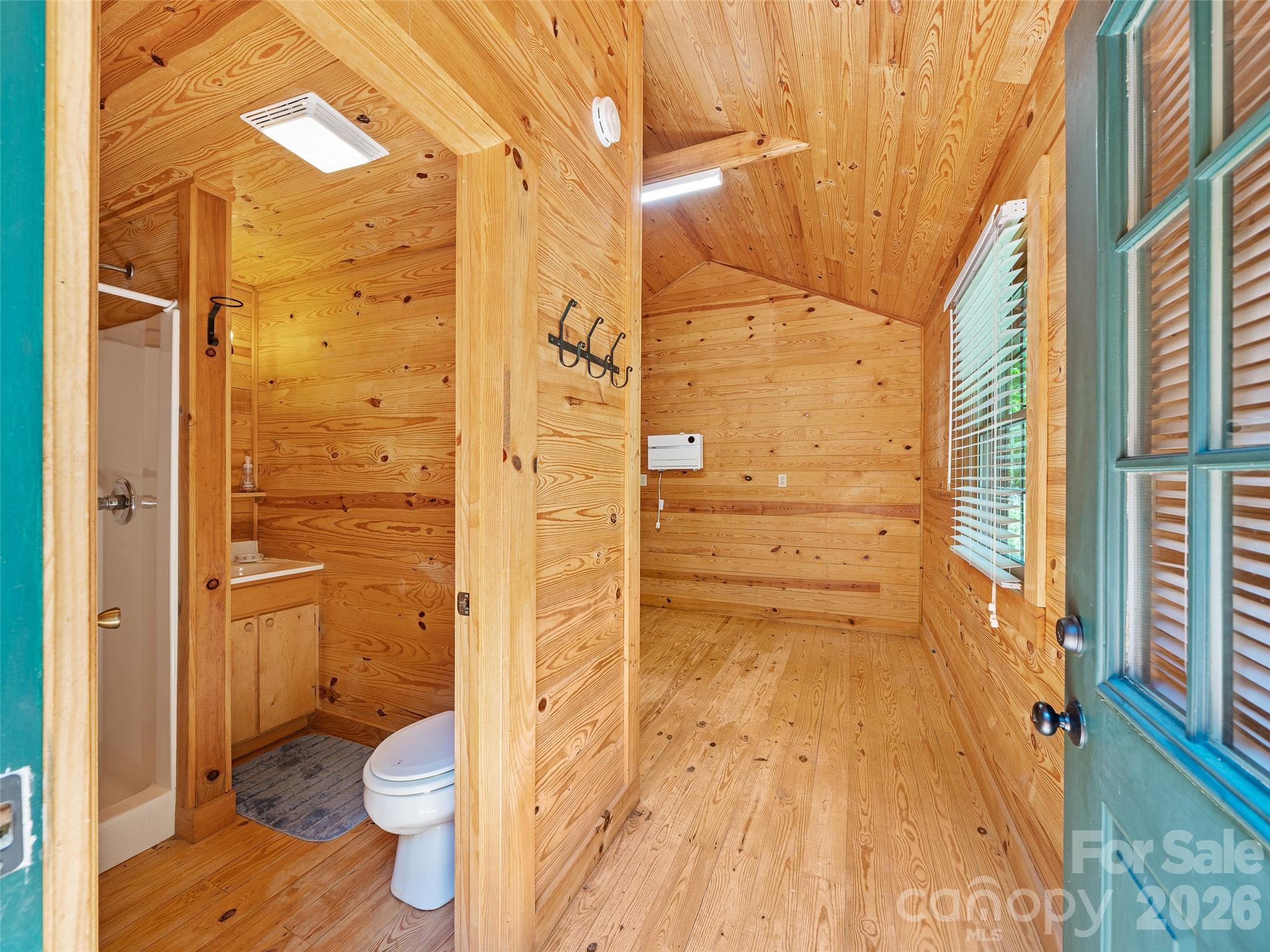 115 Sutton Ridge Road — Burnsville