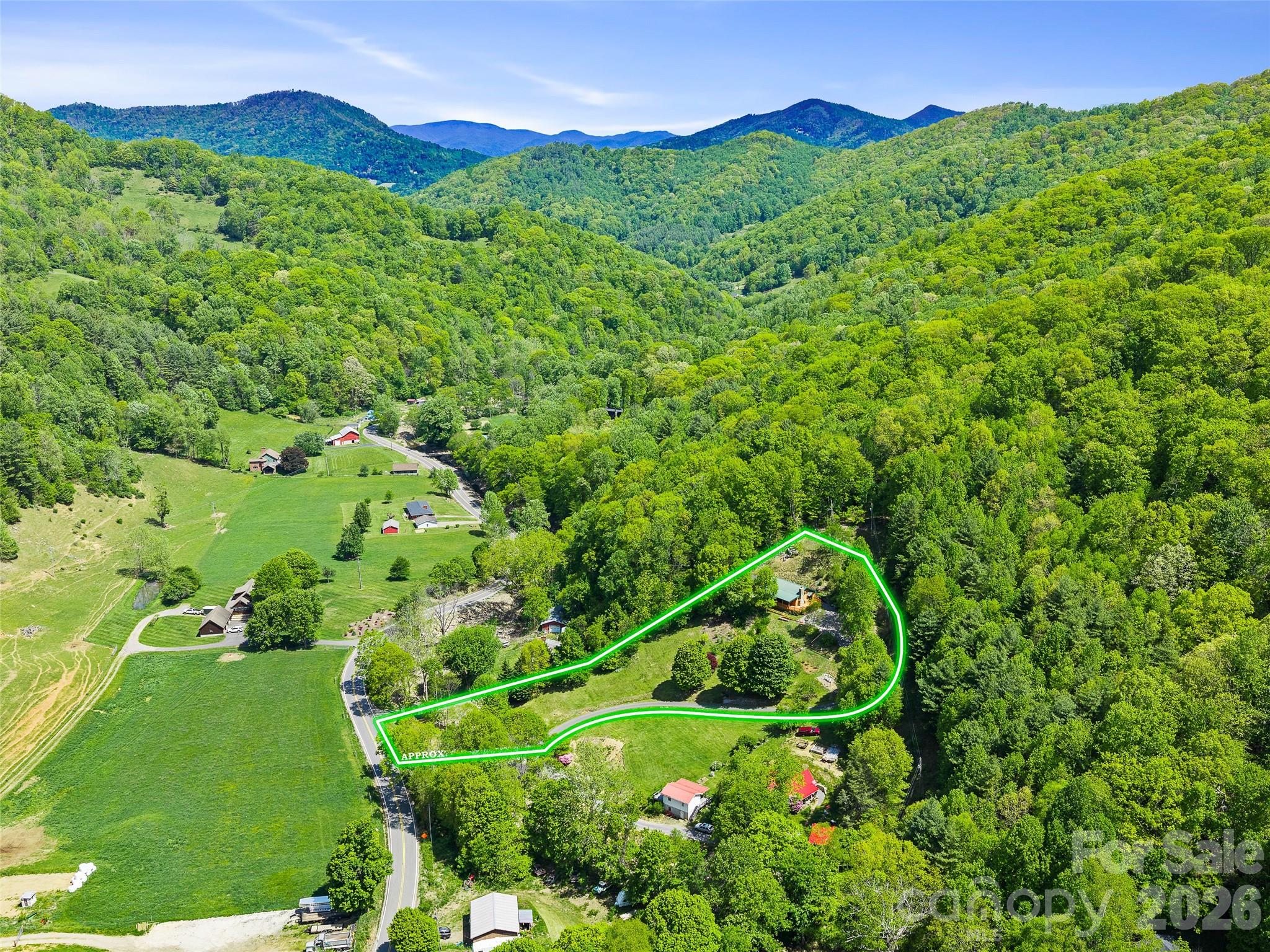 115 Sutton Ridge Road — Burnsville