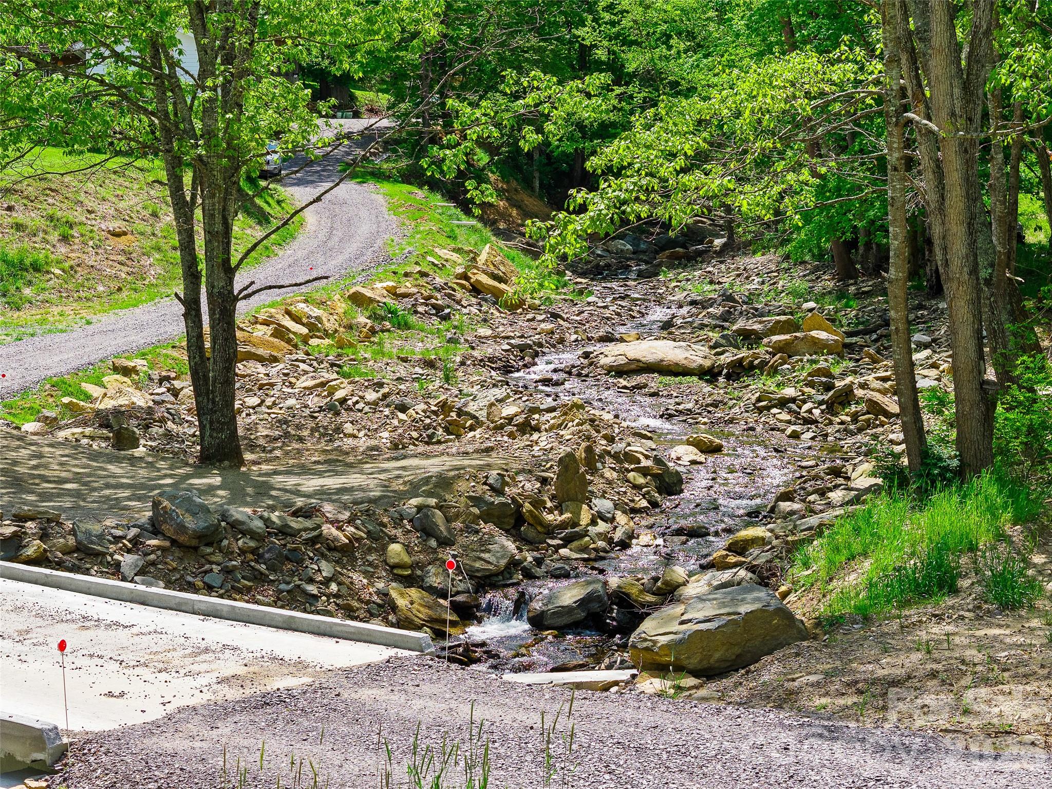 115 Sutton Ridge Road — Burnsville