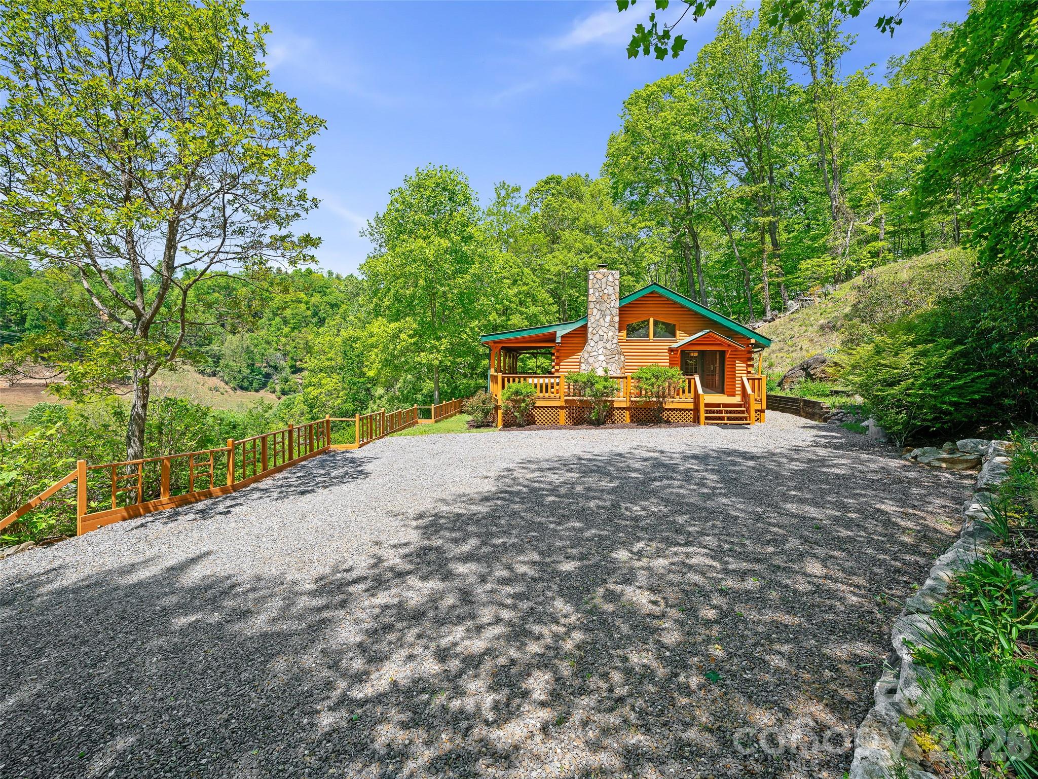 115 Sutton Ridge Road — Burnsville