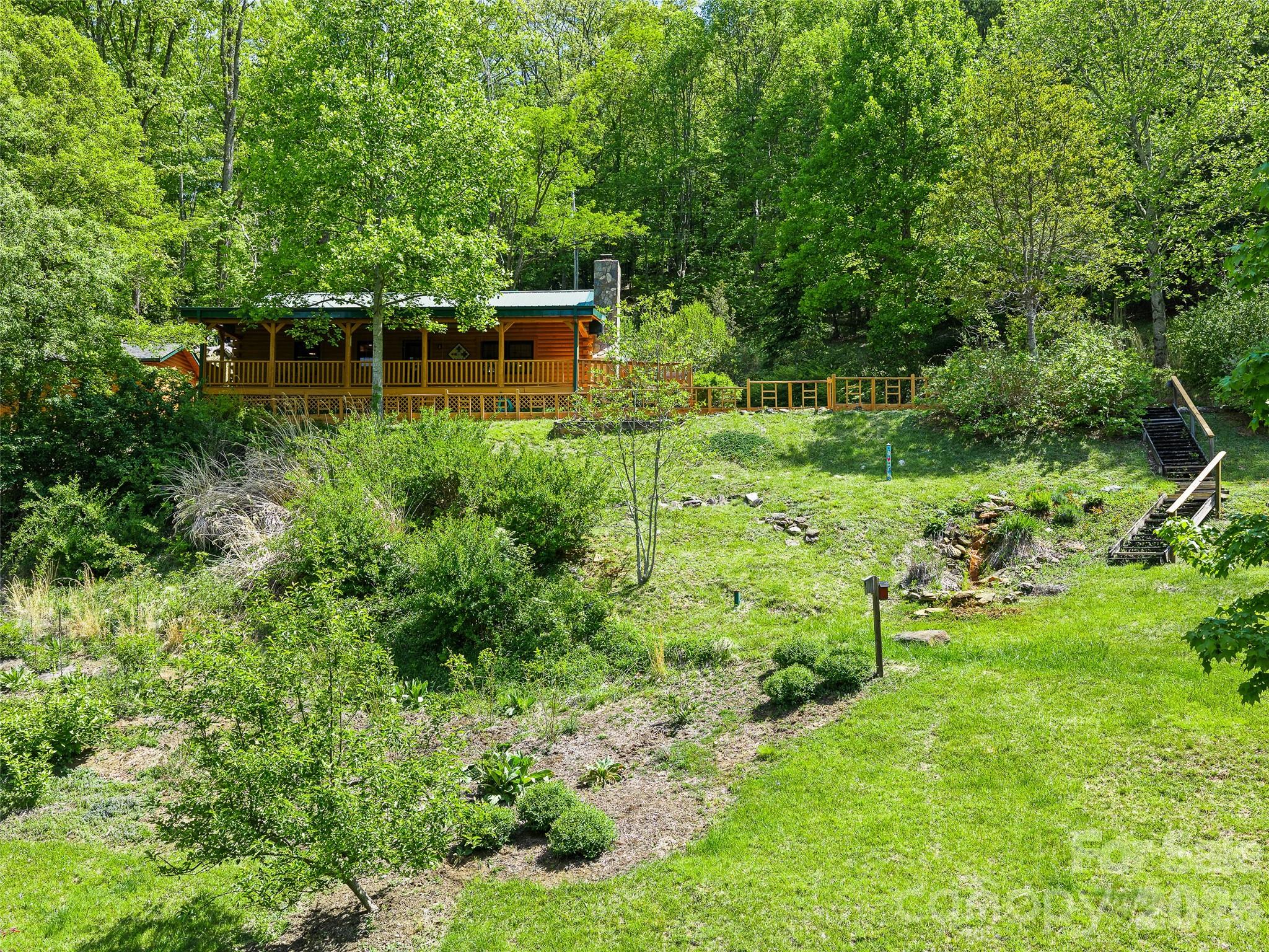 115 Sutton Ridge Road — Burnsville