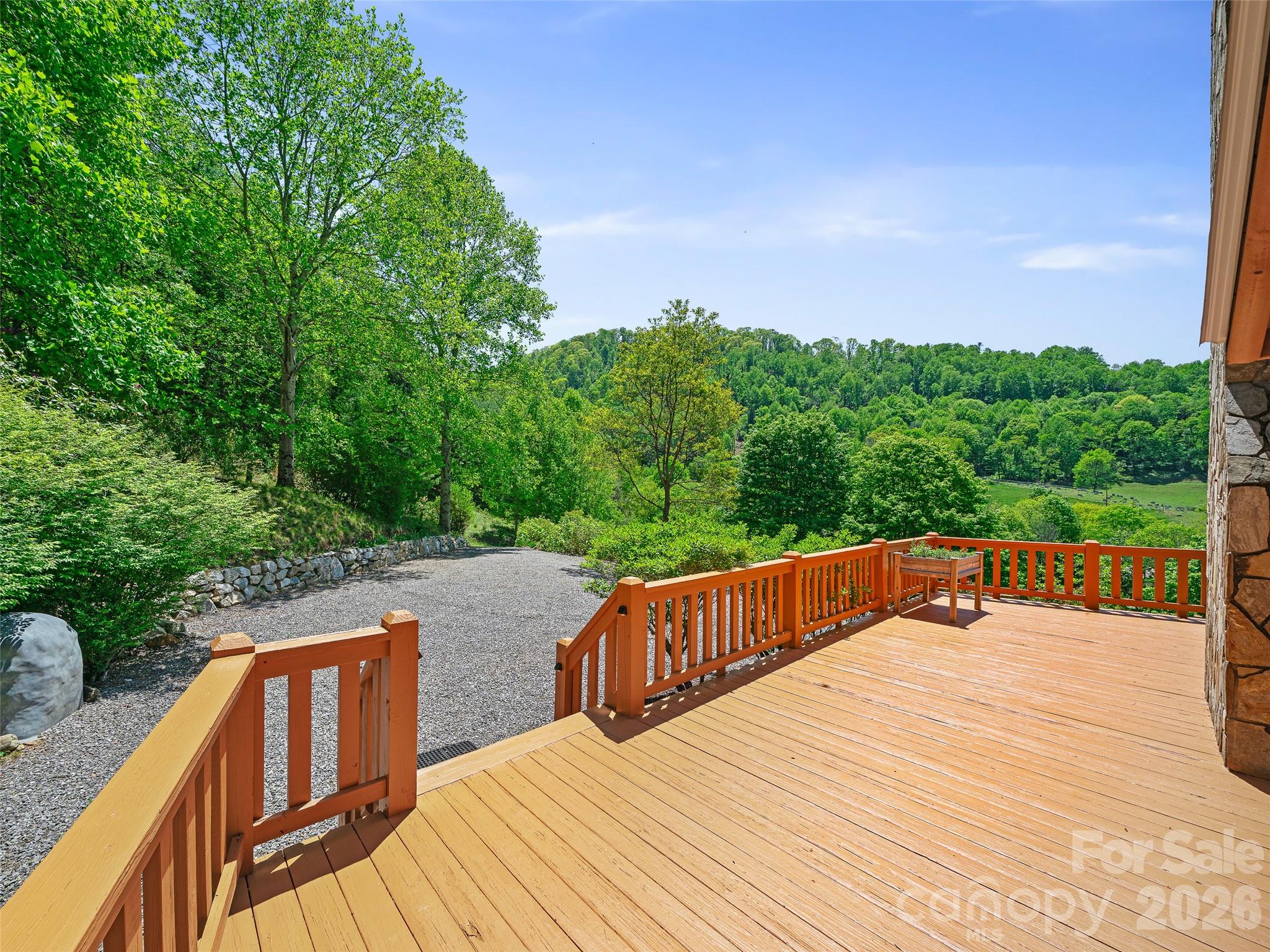 115 Sutton Ridge Road — Burnsville