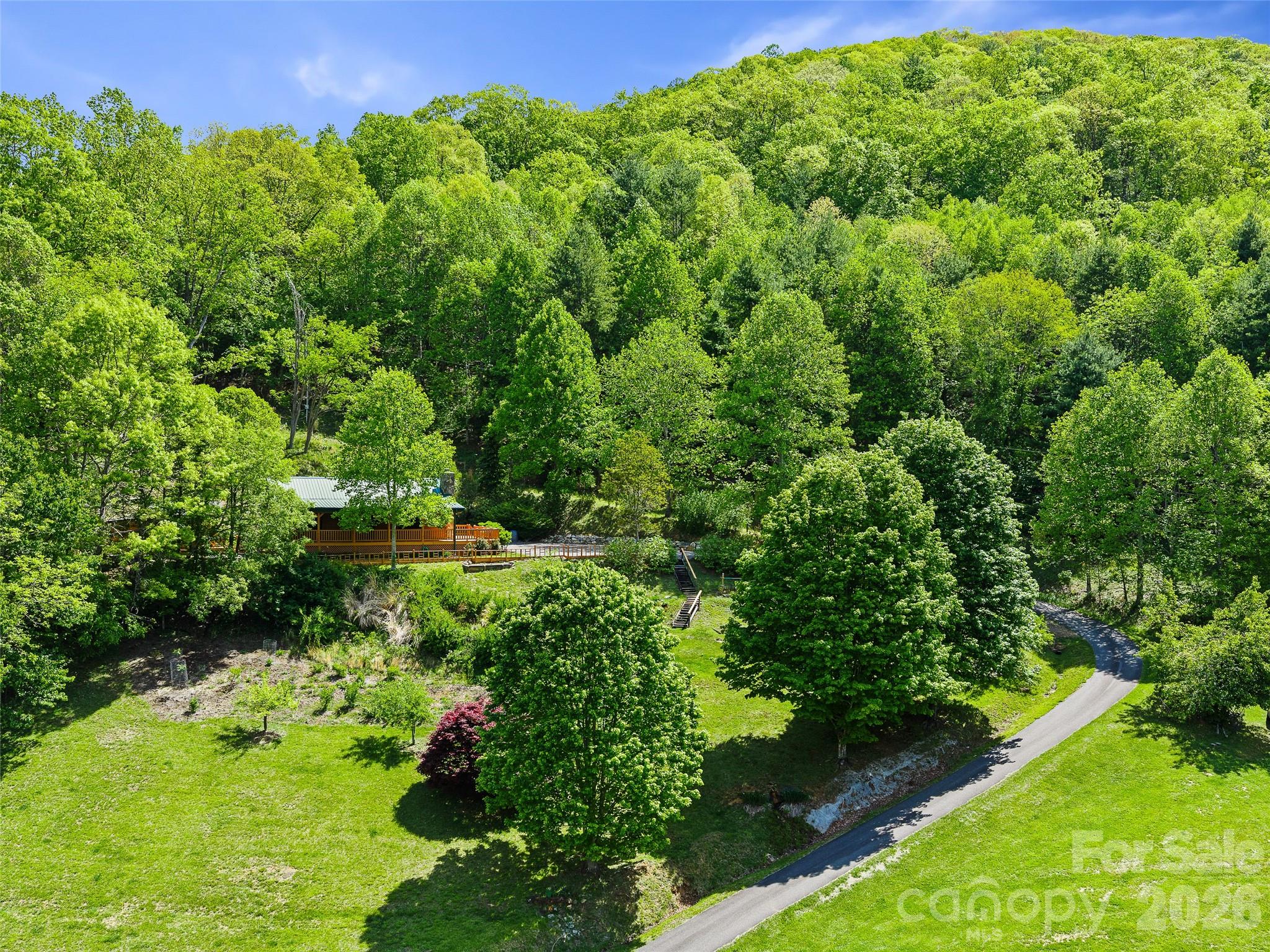 115 Sutton Ridge Road — Burnsville