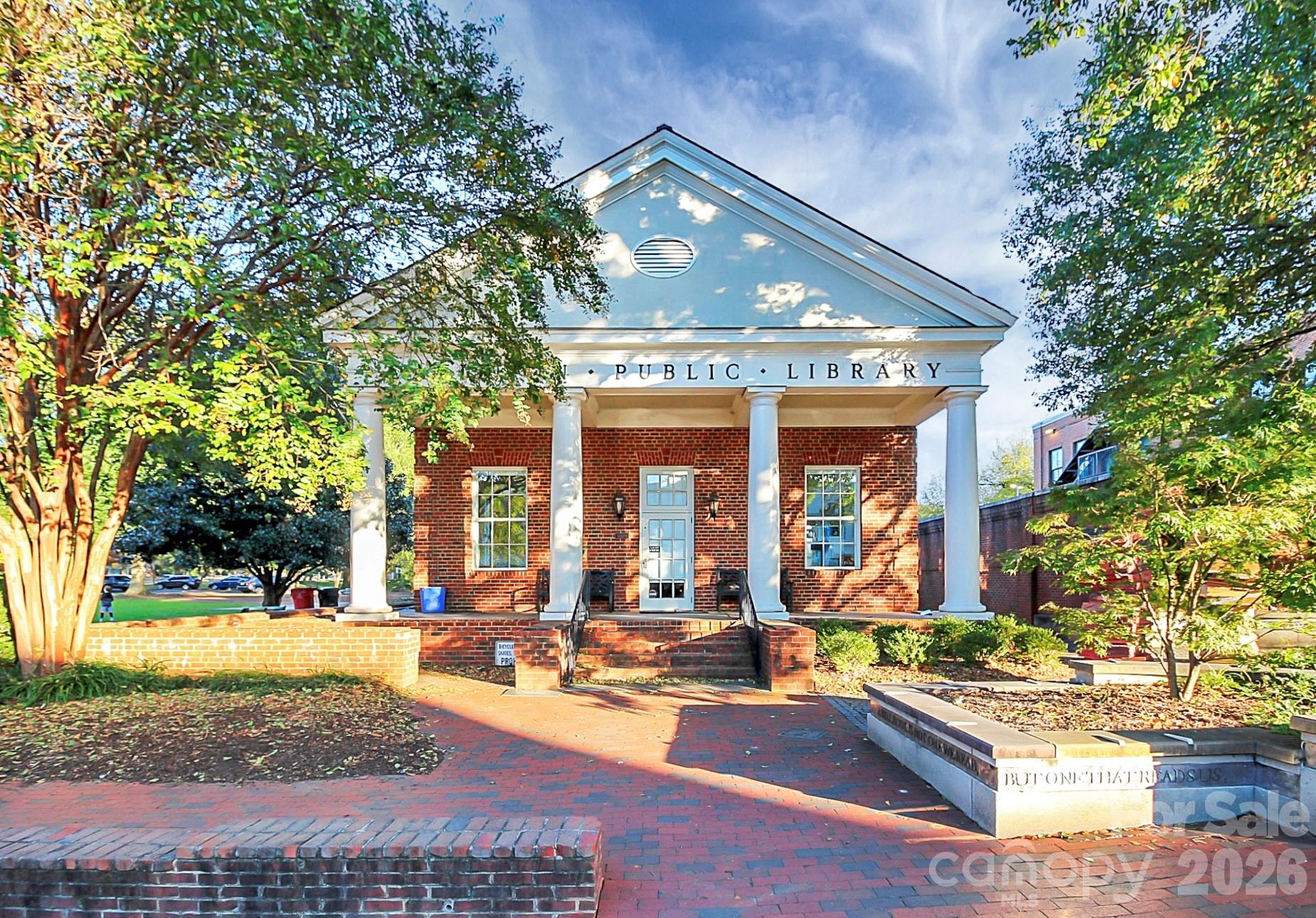439 Ohenry Avenue — Davidson