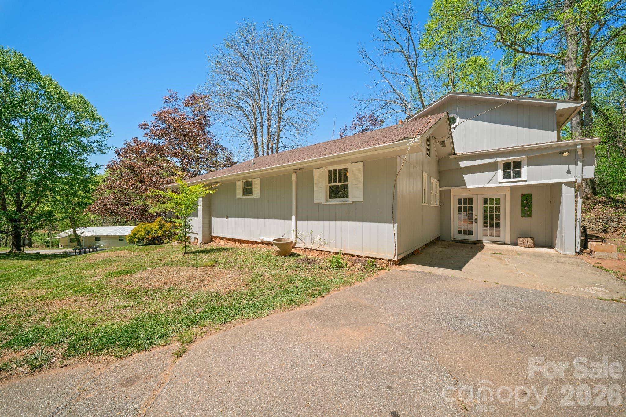 290 Hookers Gap Road — Candler