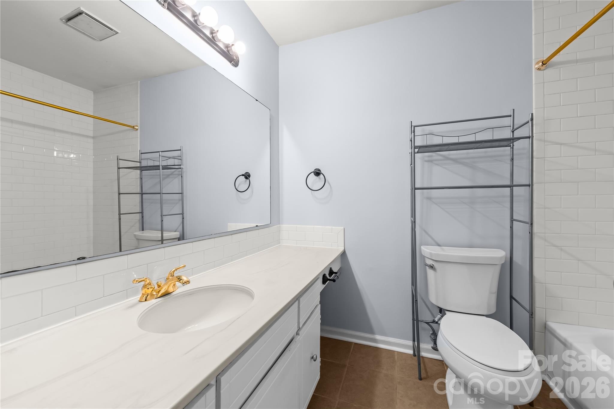 8521 Castle Pine Court — Charlotte