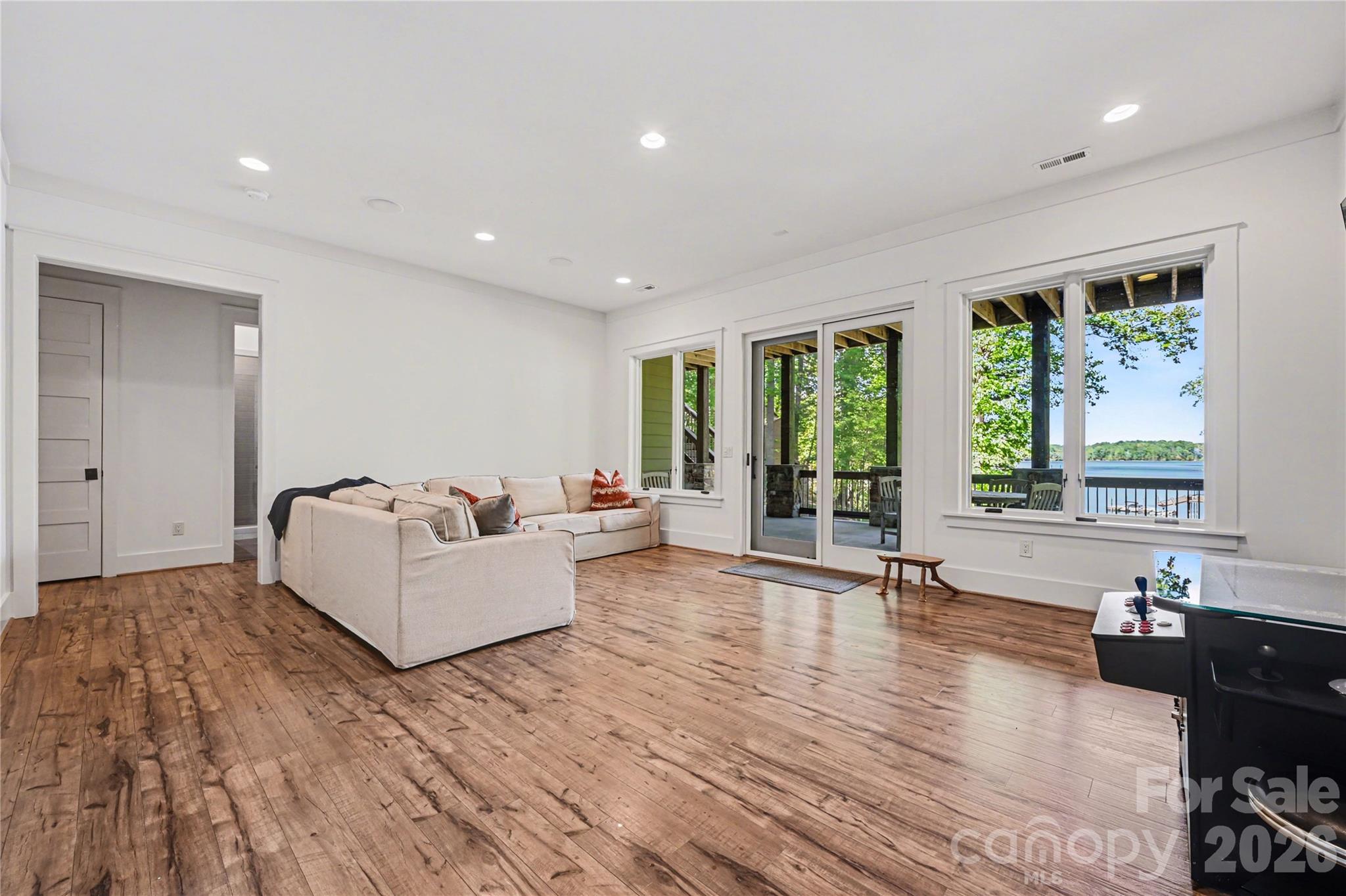 142 Lakeview Shores Loop — Mooresville