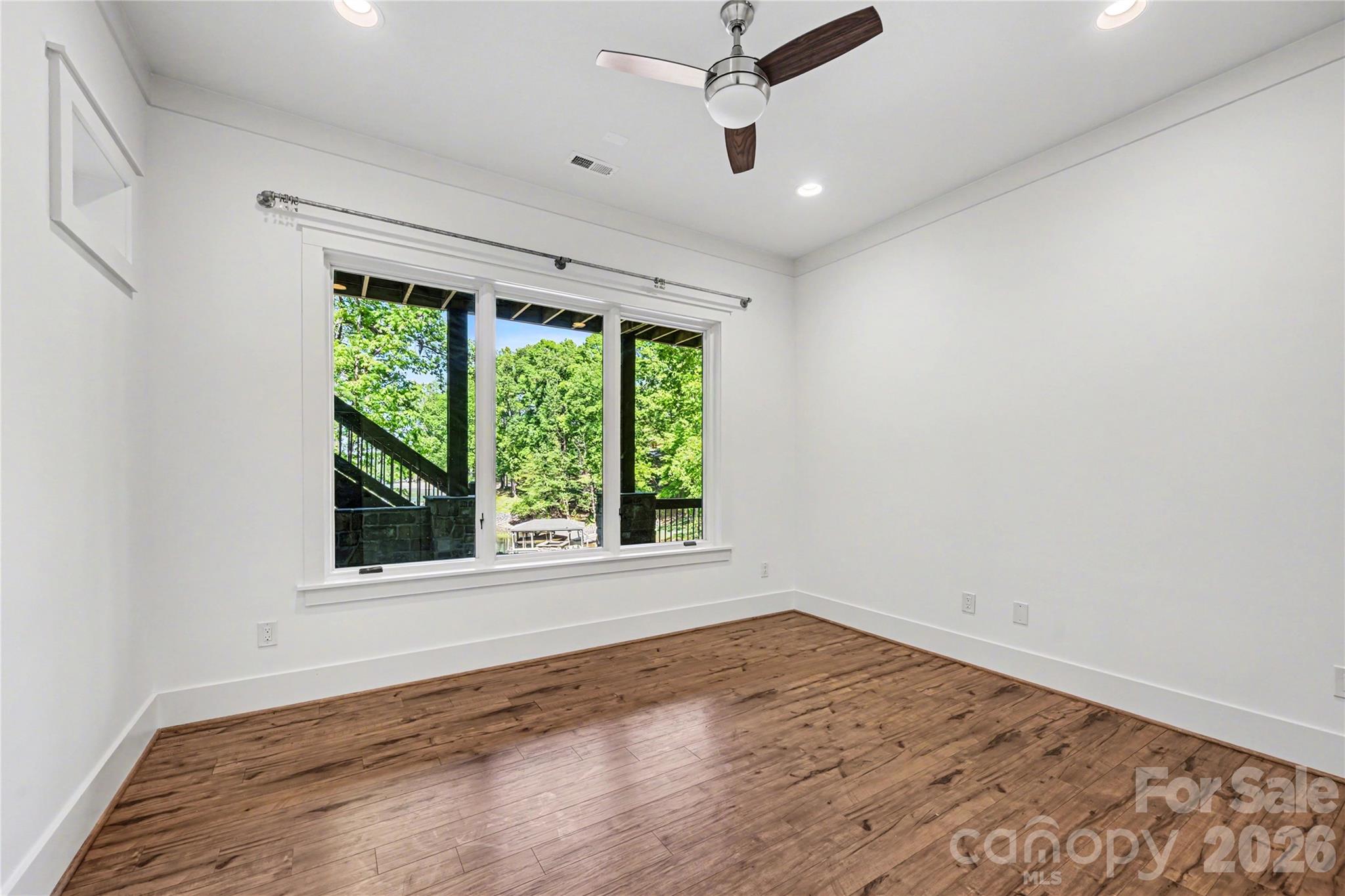 142 Lakeview Shores Loop — Mooresville