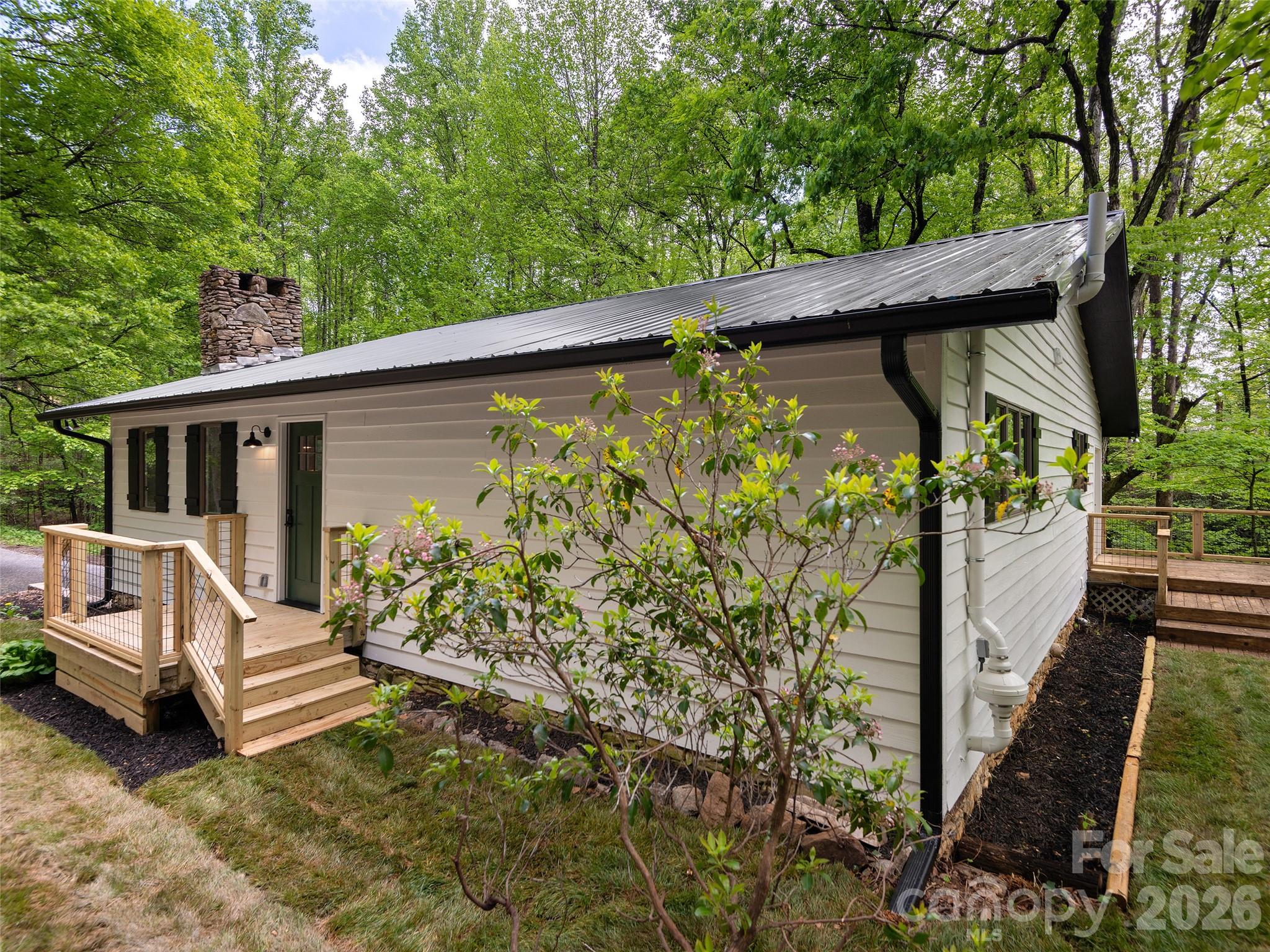 209 Ivy Hill Road — Hendersonville