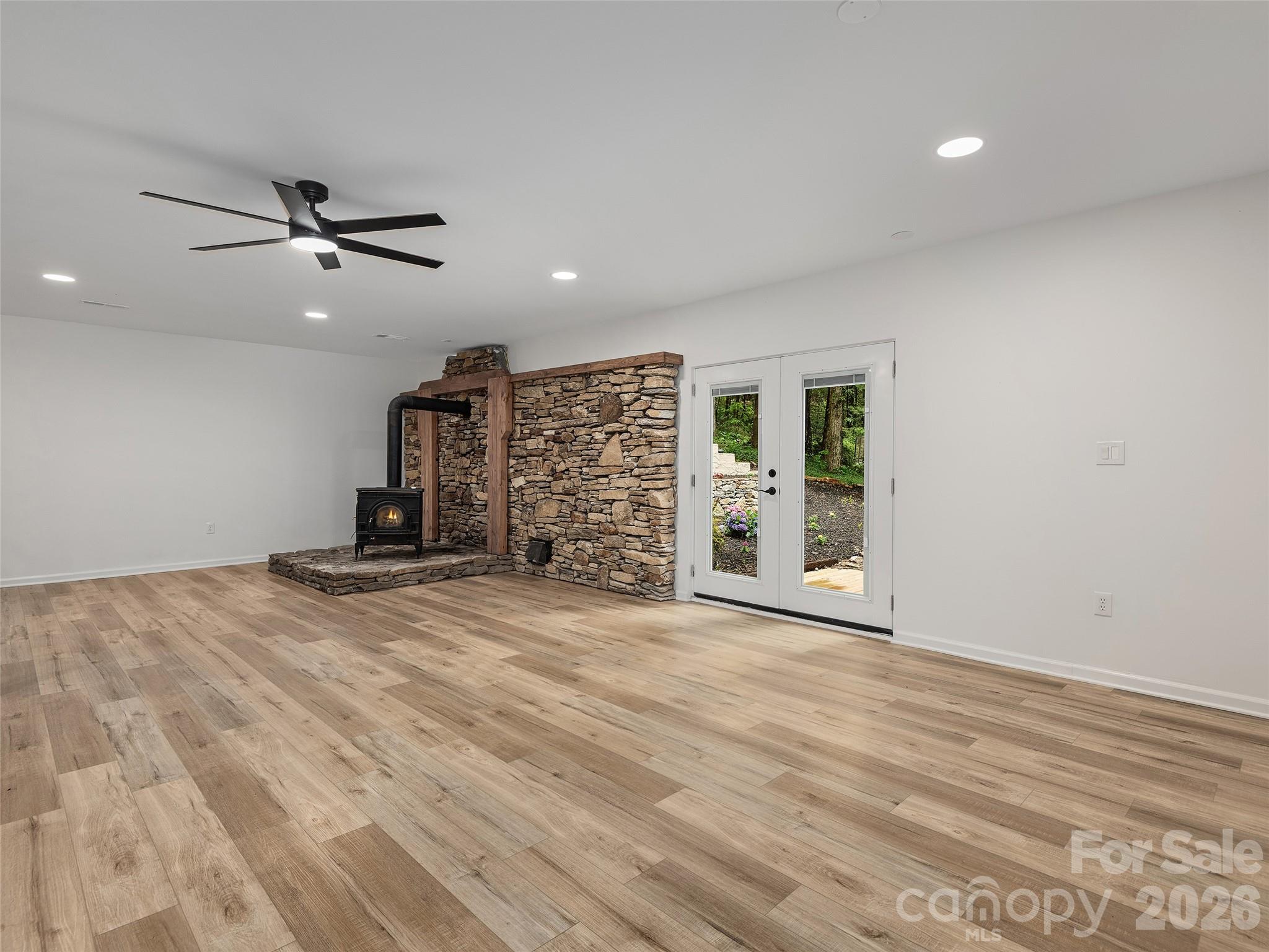 209 Ivy Hill Road — Hendersonville