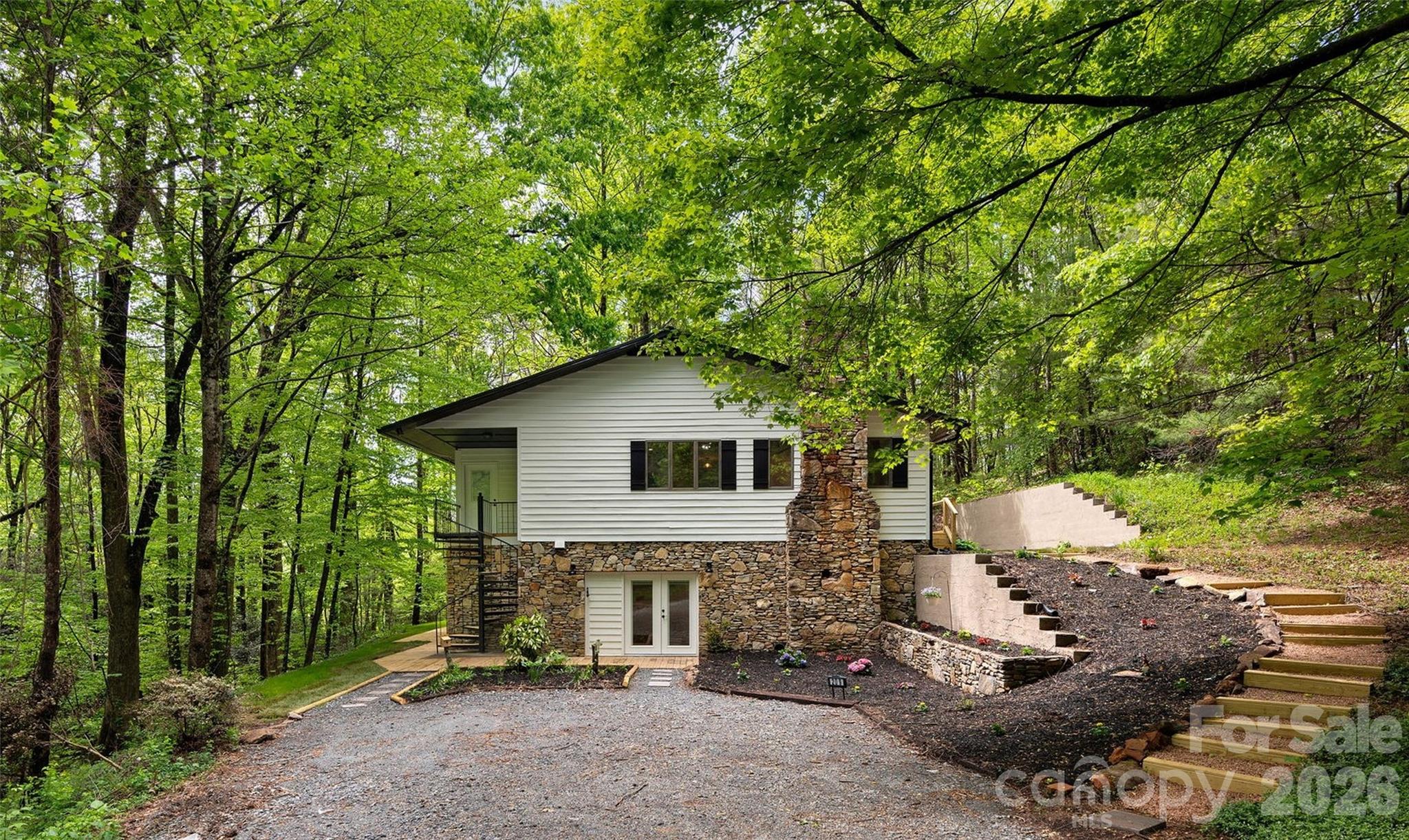 209 Ivy Hill Road — Hendersonville