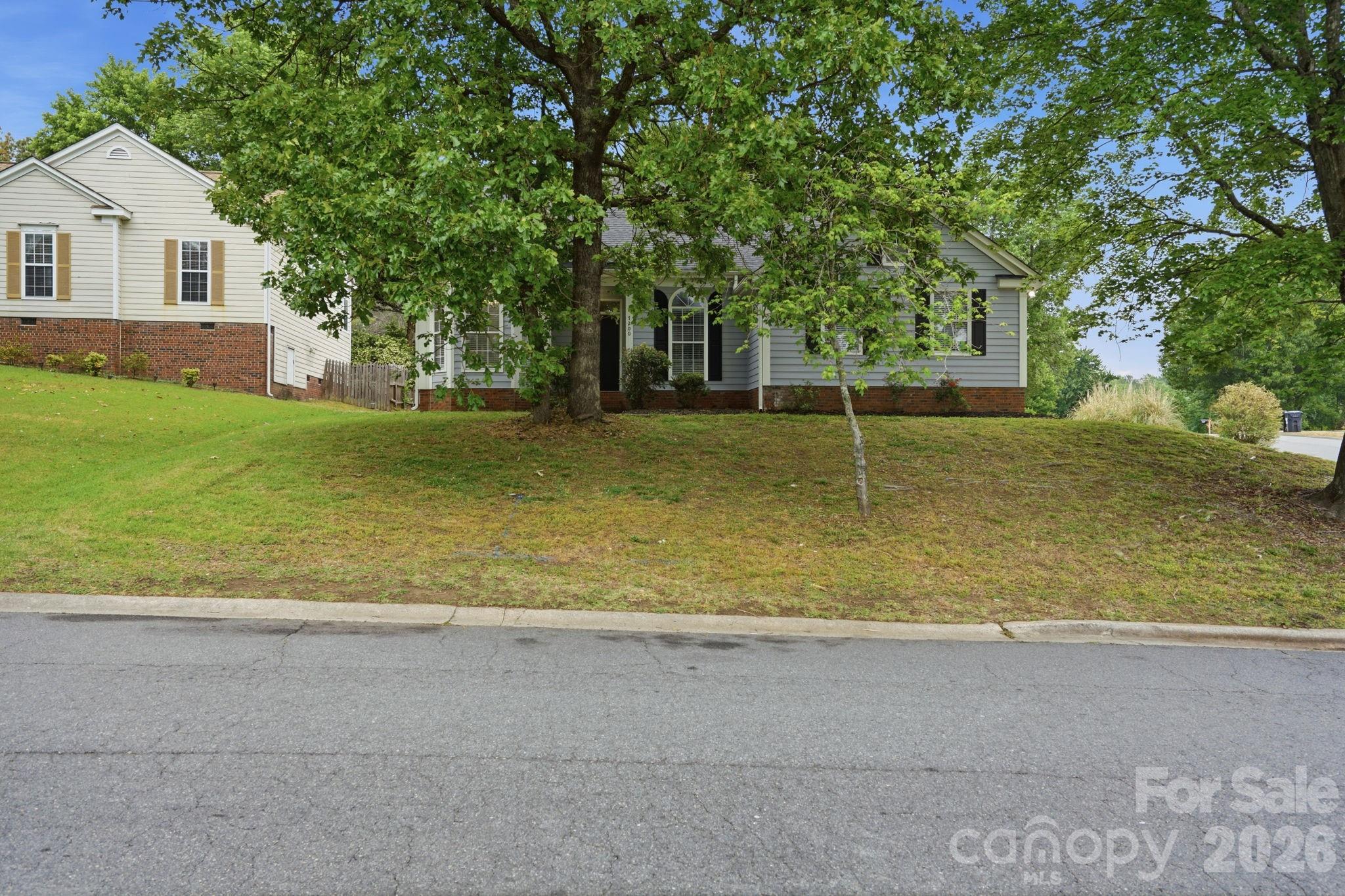 7200 Daerwood Place — Charlotte