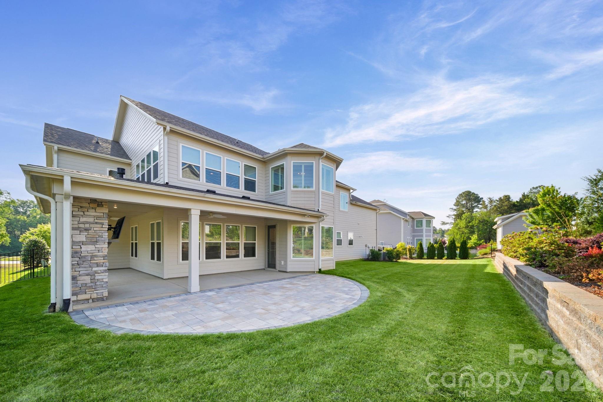 14104 Hollins Grove Avenue — Huntersville