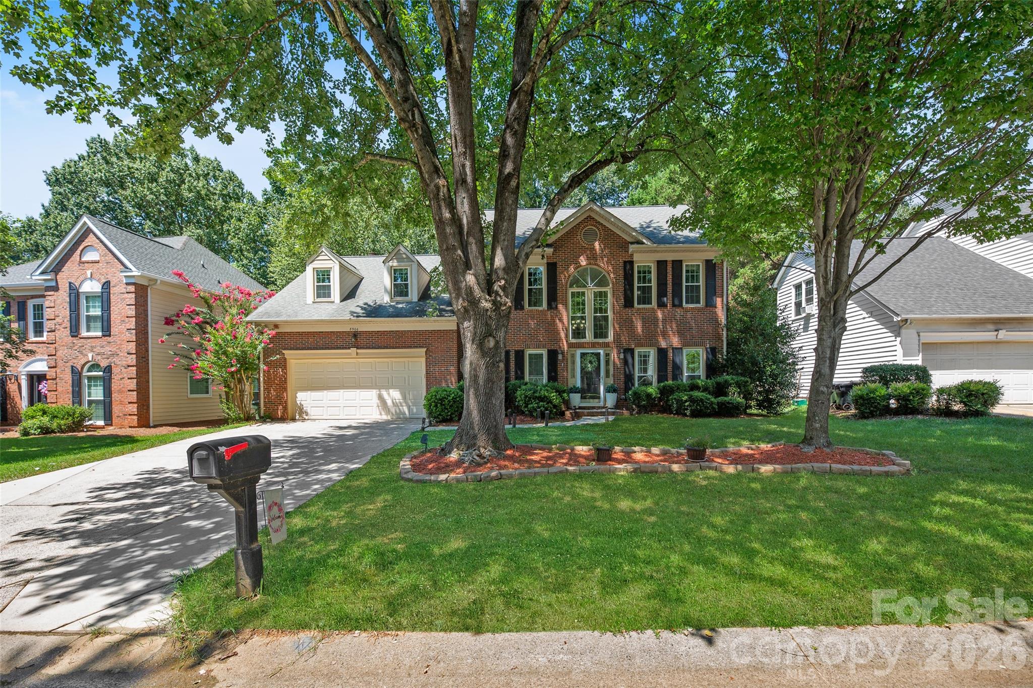 8906 Glade Court — Huntersville