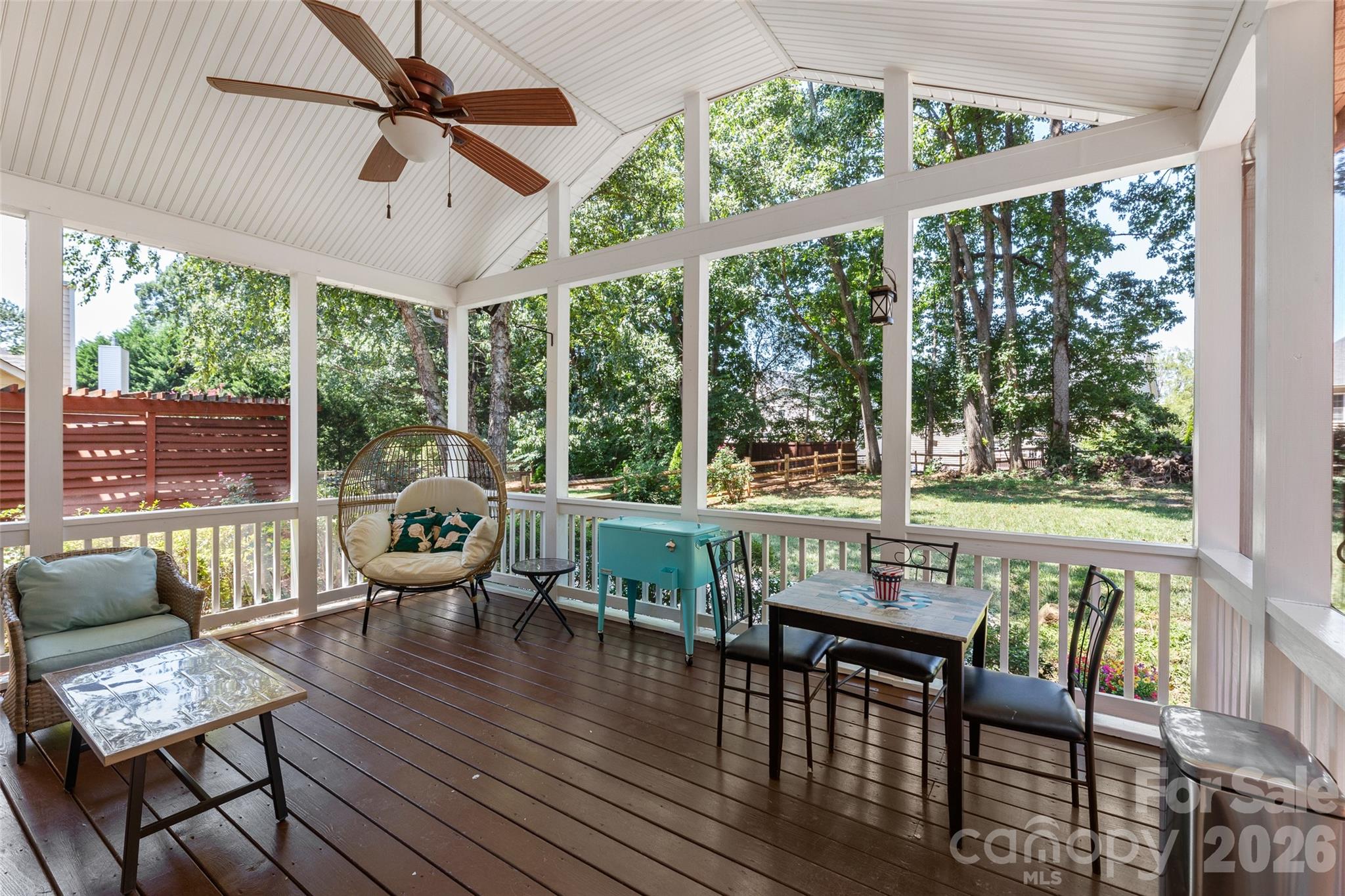 8906 Glade Court — Huntersville
