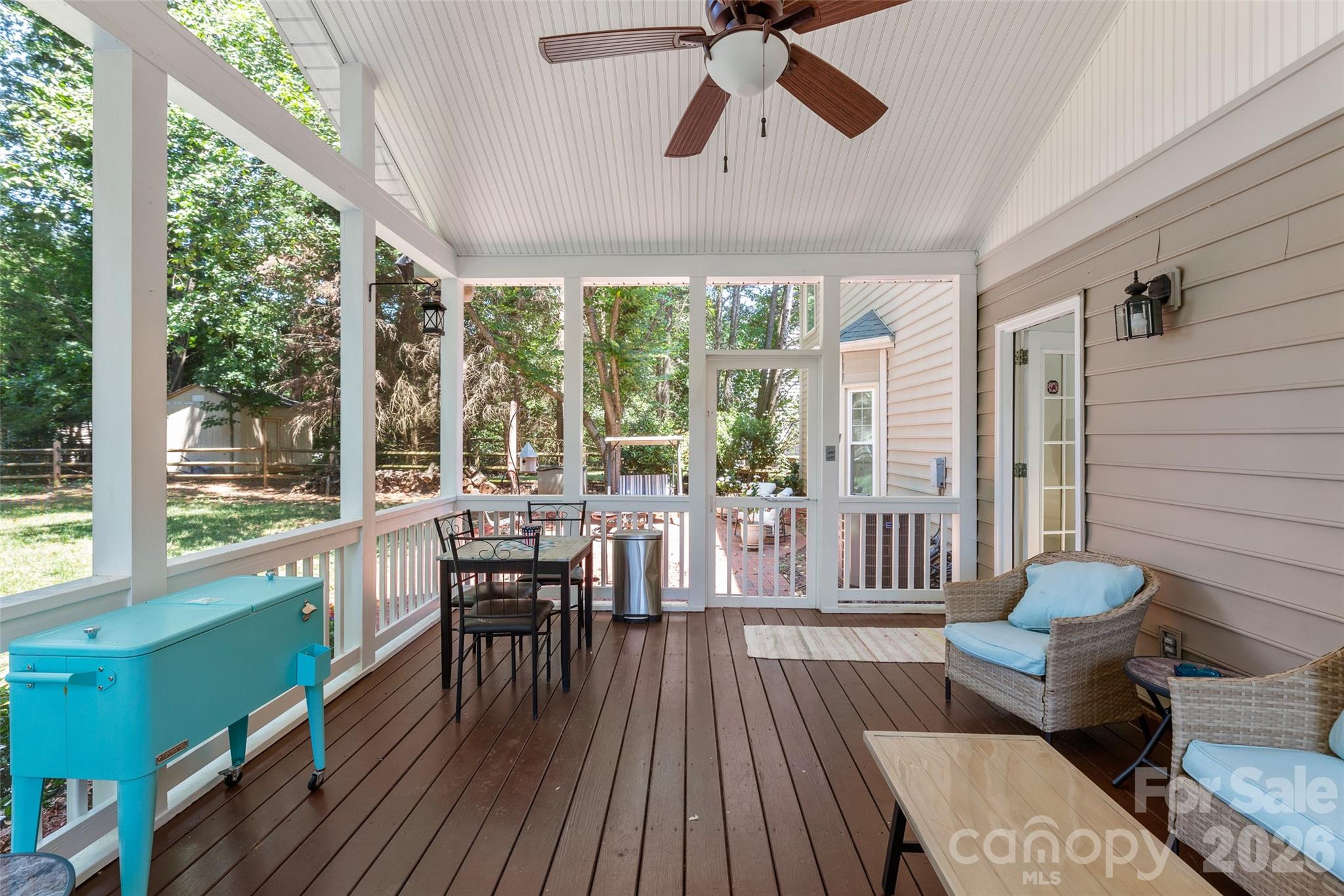 8906 Glade Court — Huntersville