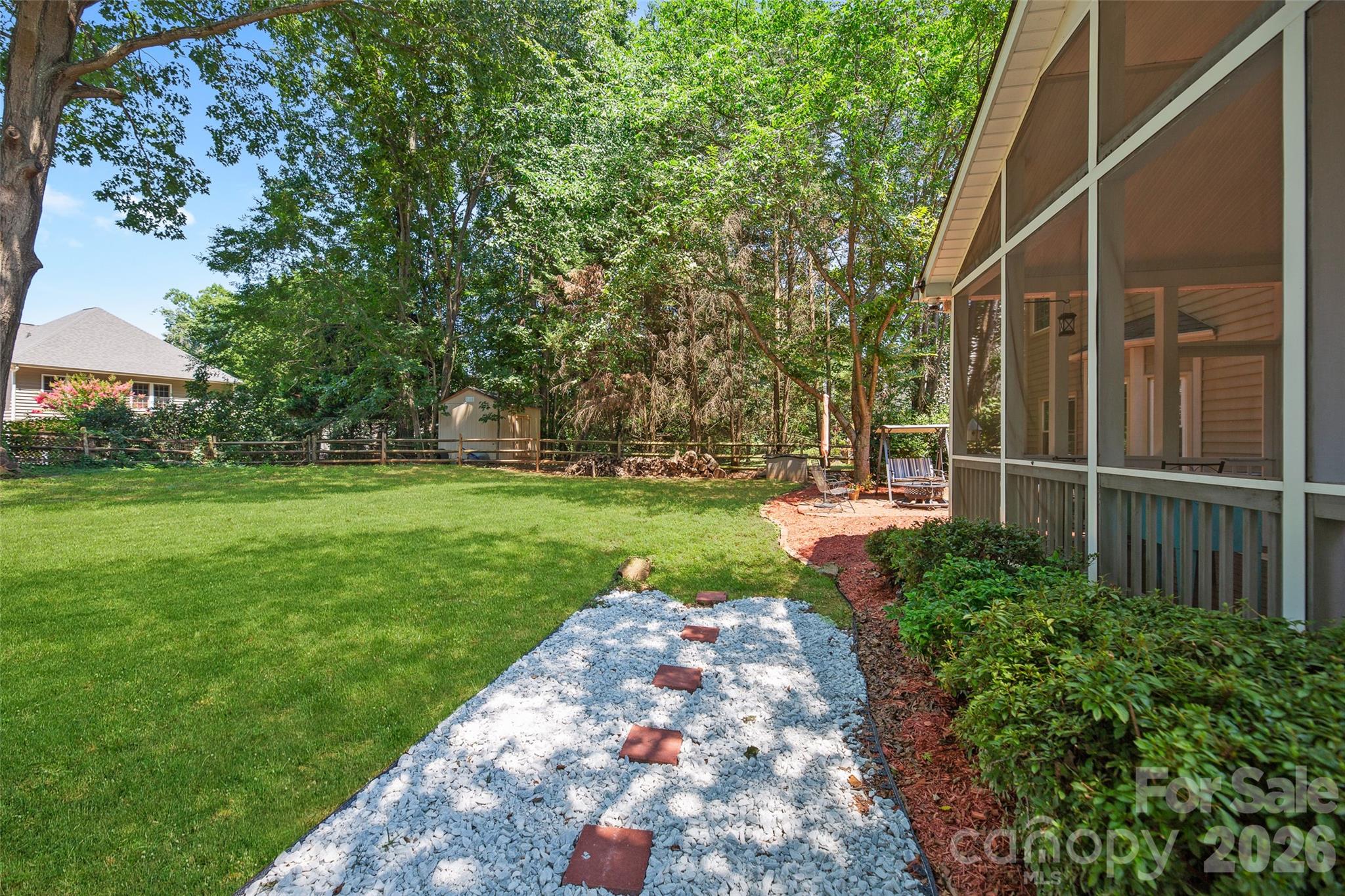 8906 Glade Court — Huntersville