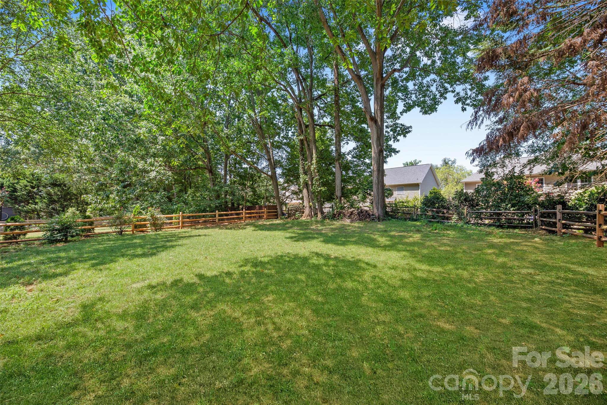 8906 Glade Court — Huntersville