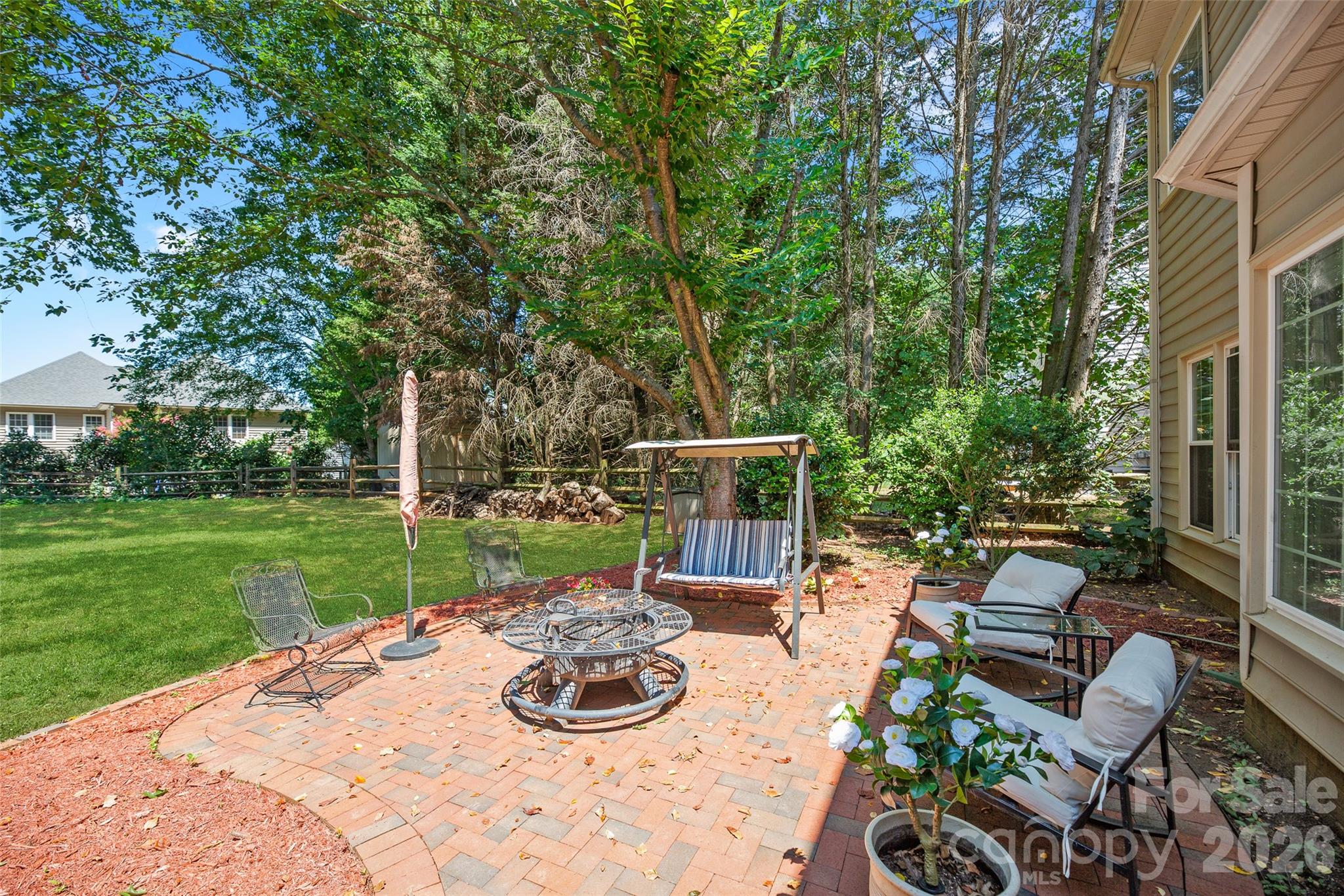 8906 Glade Court — Huntersville