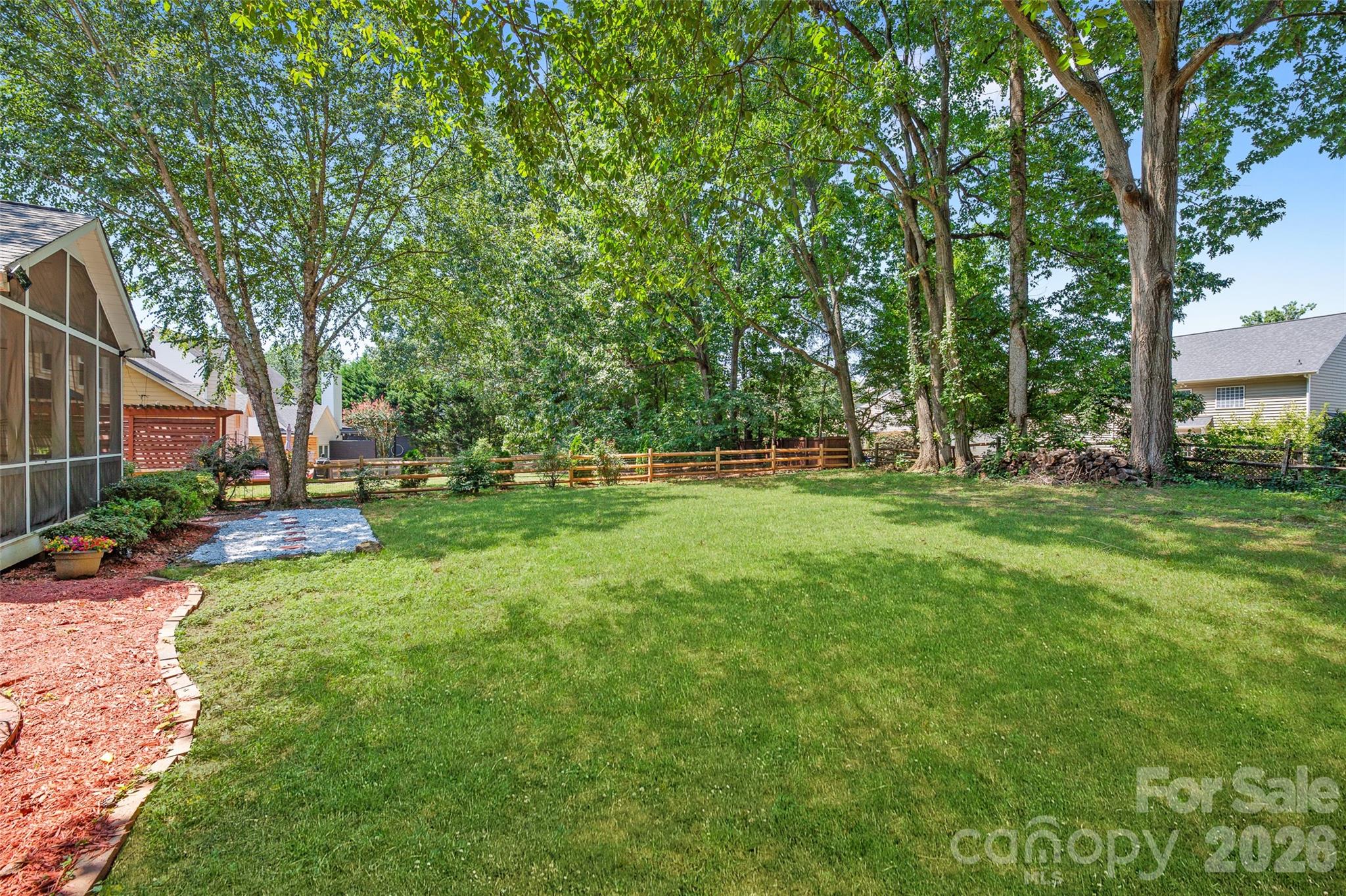 8906 Glade Court — Huntersville
