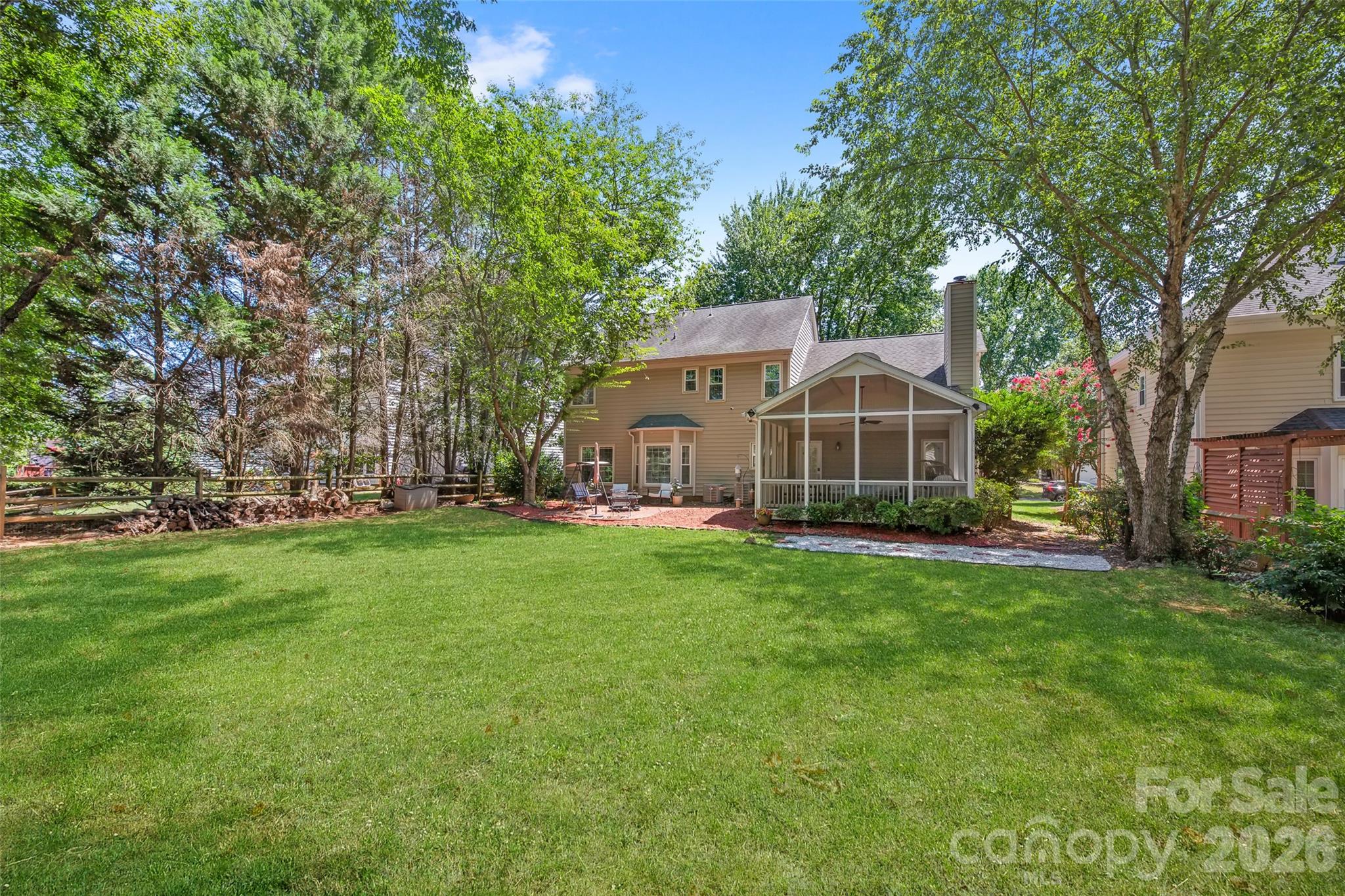 8906 Glade Court — Huntersville