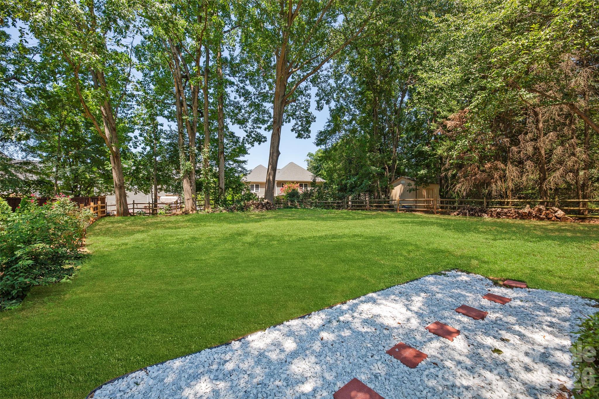 8906 Glade Court — Huntersville