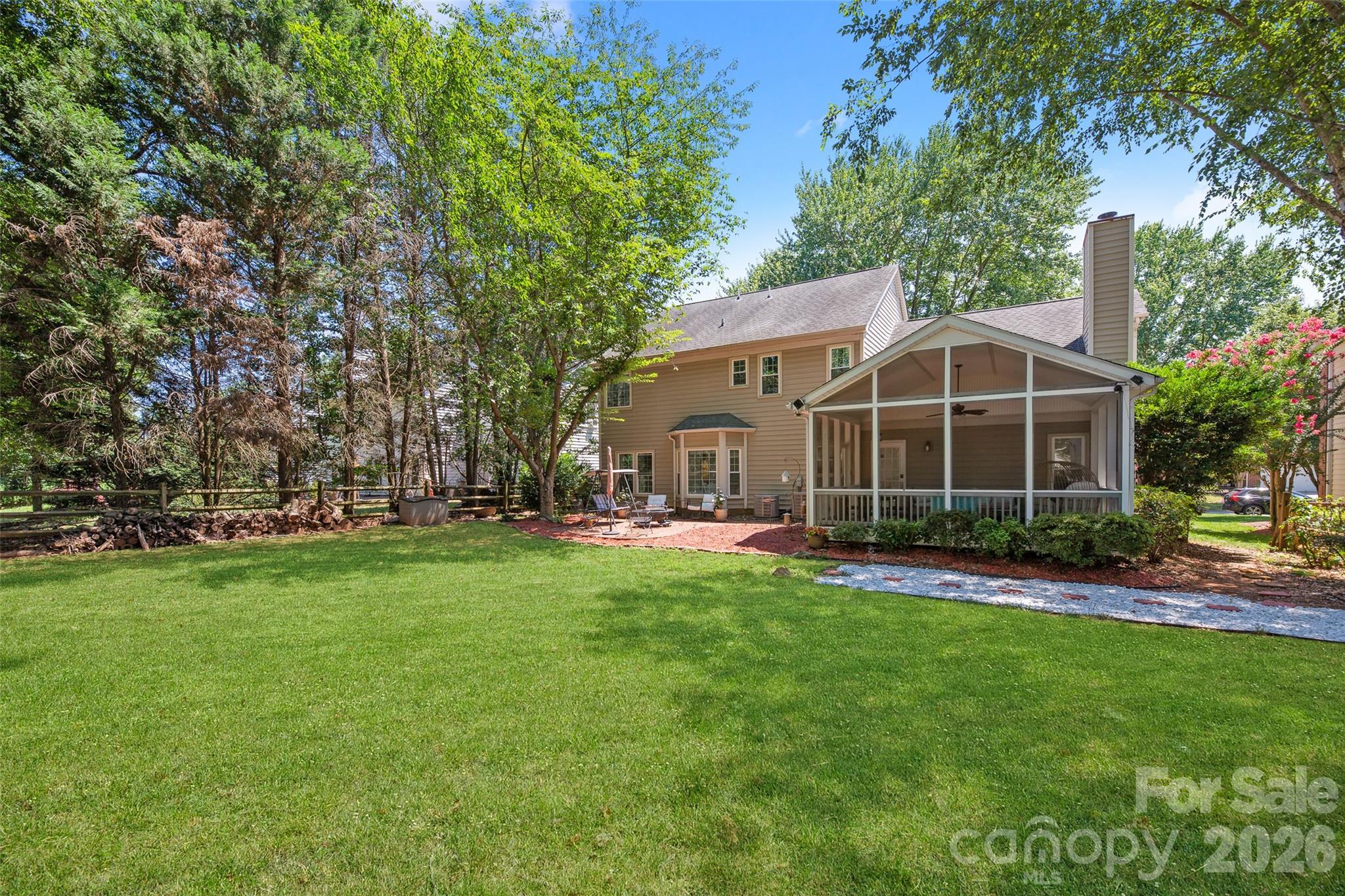 8906 Glade Court — Huntersville