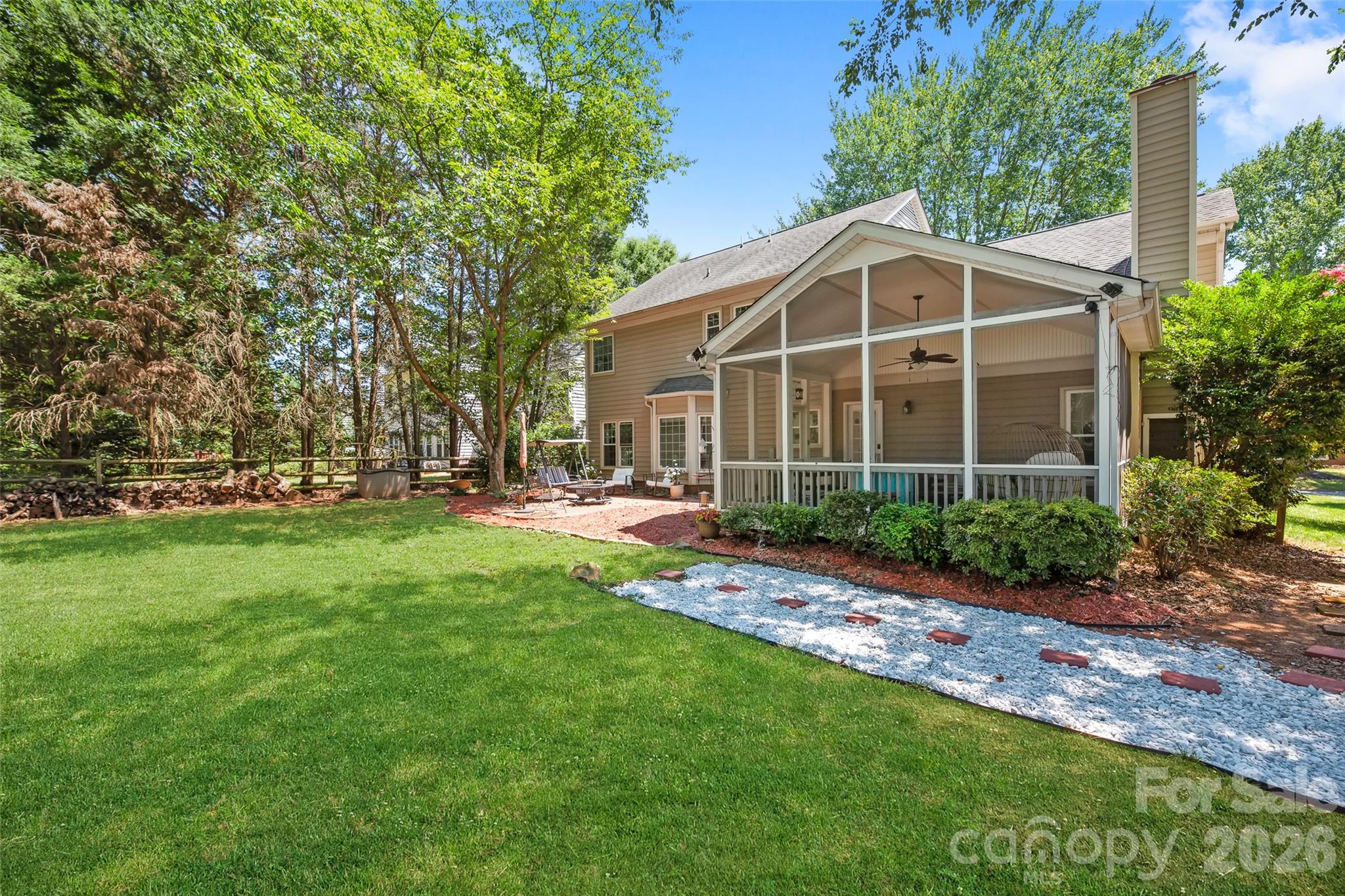 8906 Glade Court — Huntersville