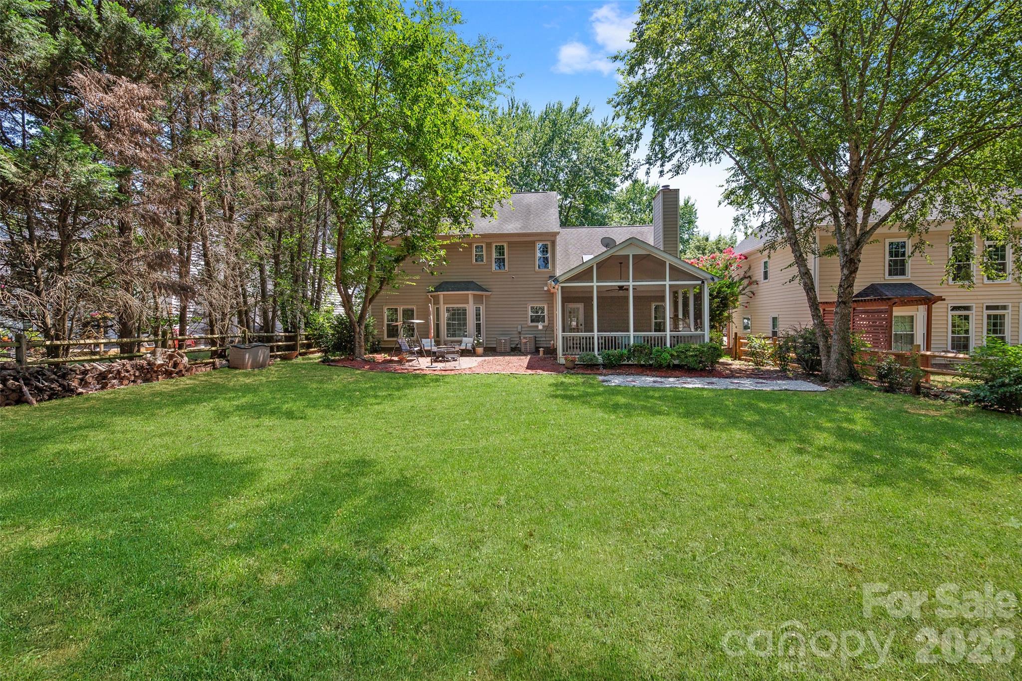 8906 Glade Court — Huntersville