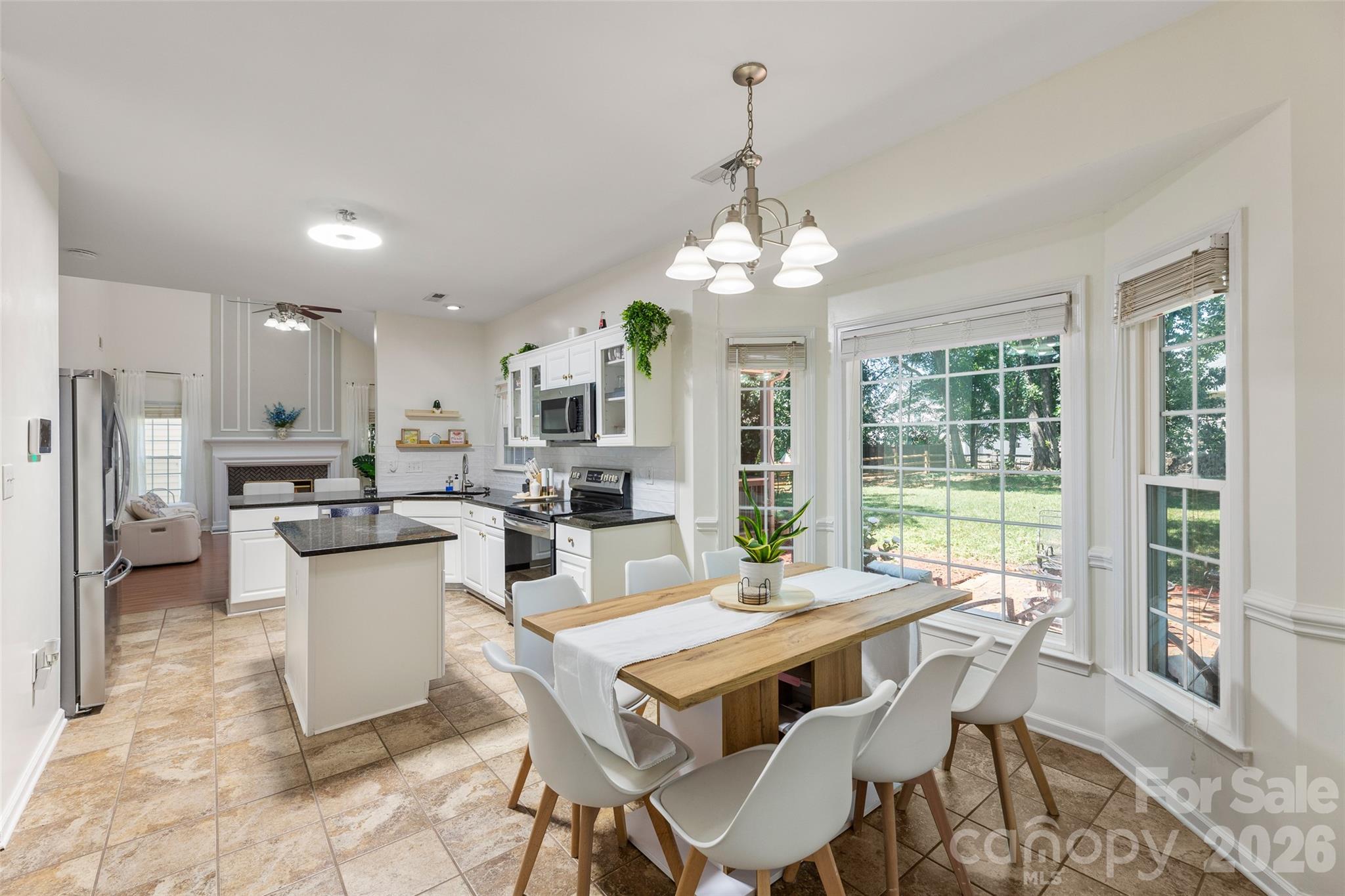 8906 Glade Court — Huntersville