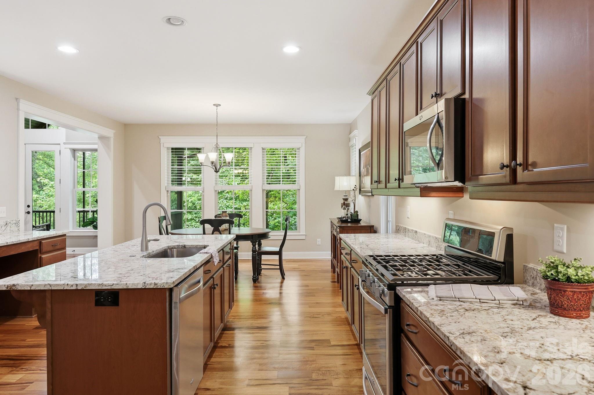 129 Orvis Stone Circle — Biltmore Lake