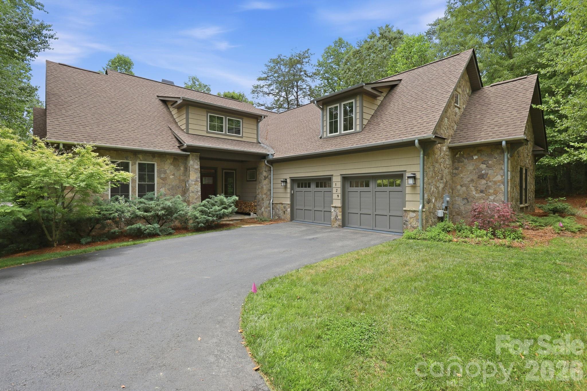 129 Orvis Stone Circle — Biltmore Lake
