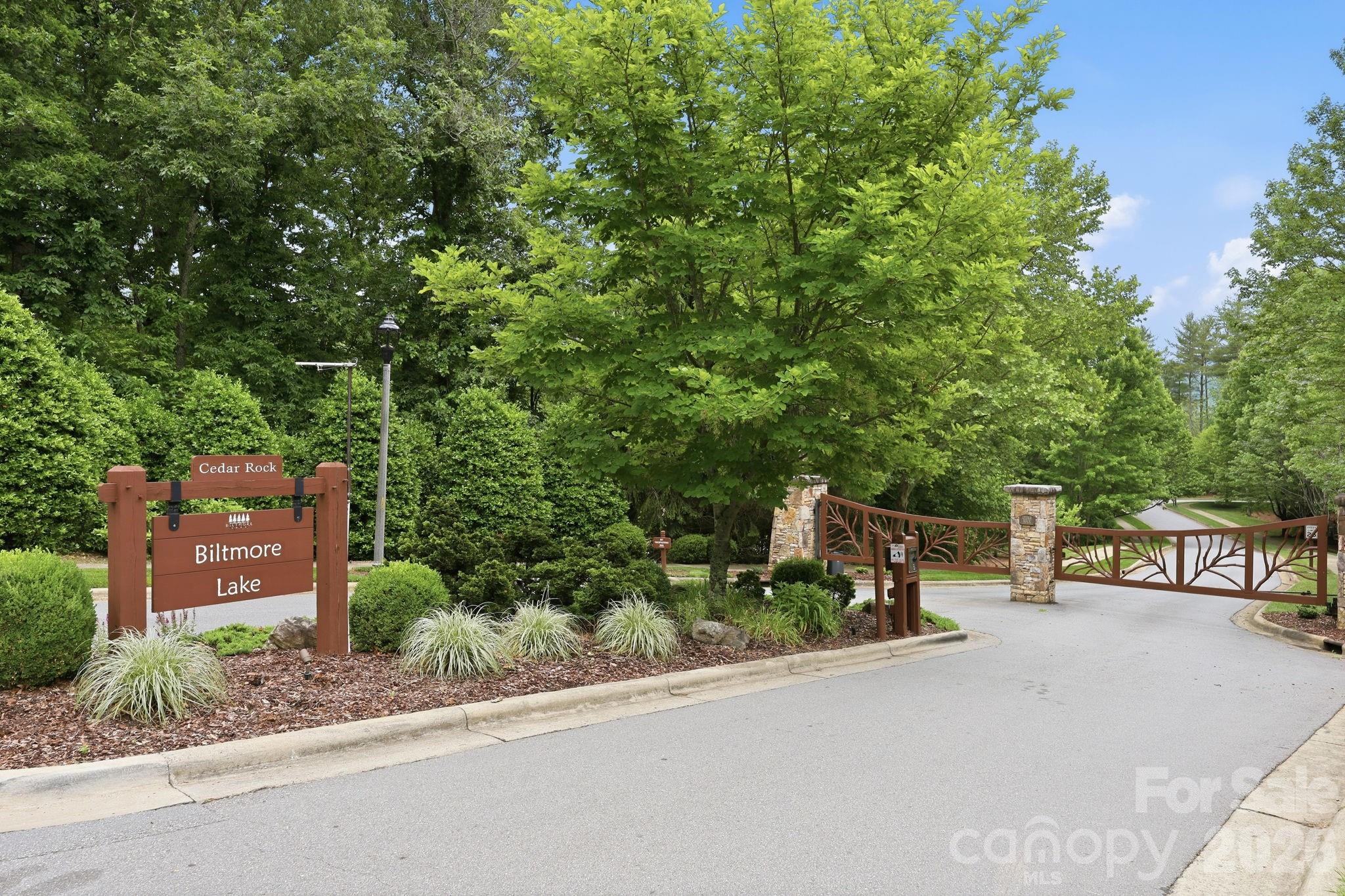 129 Orvis Stone Circle — Biltmore Lake