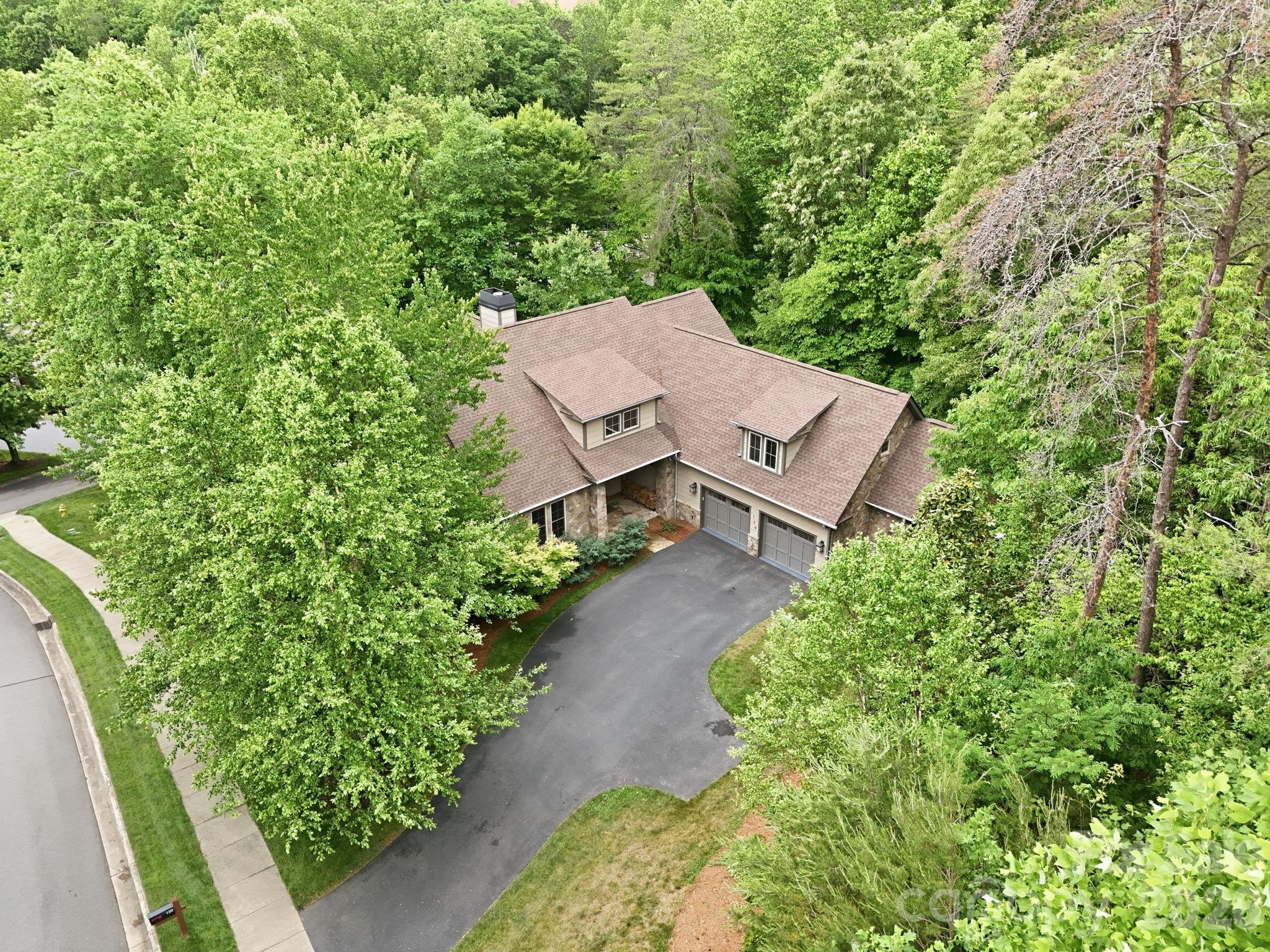 129 Orvis Stone Circle — Biltmore Lake