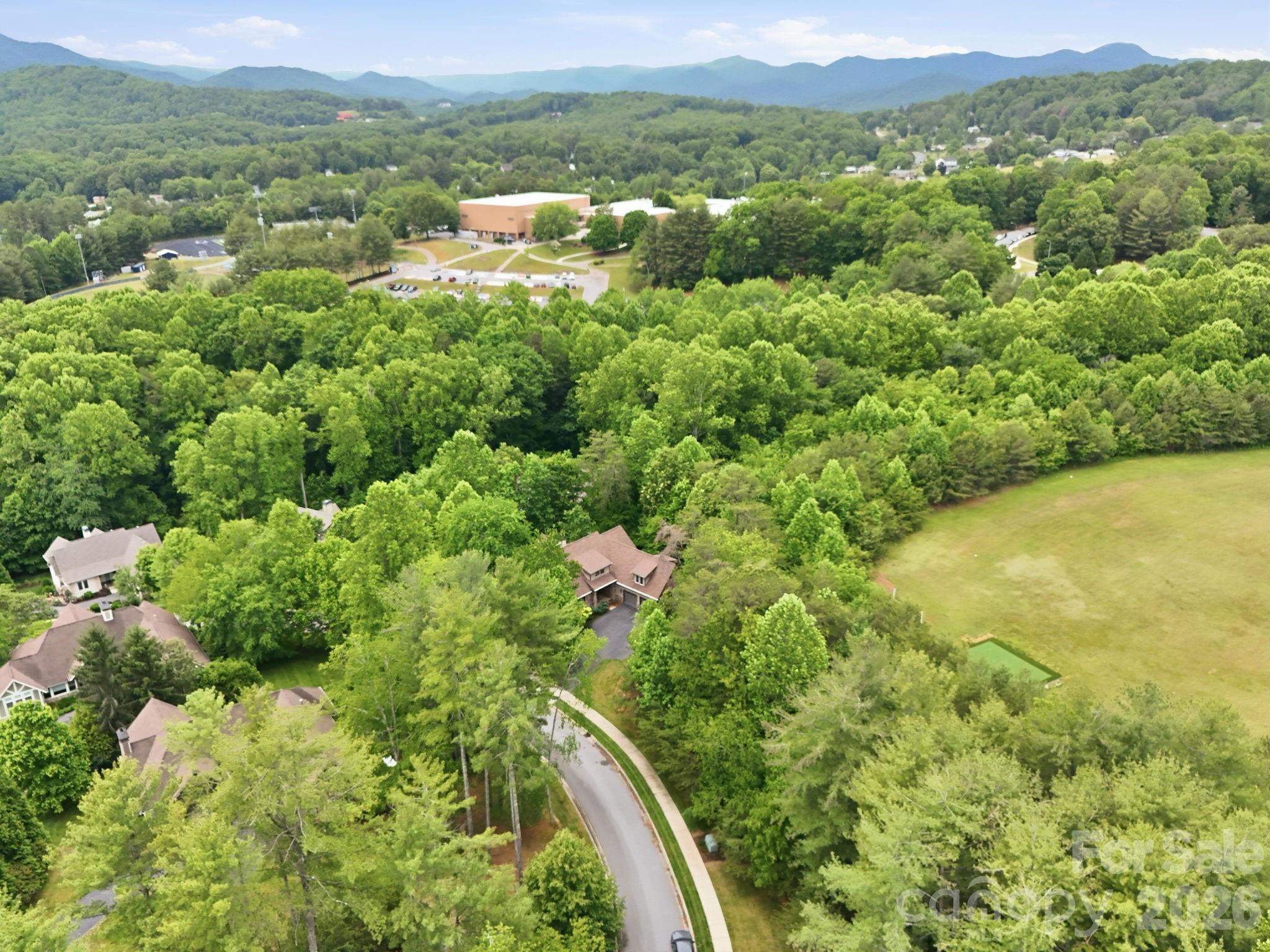 129 Orvis Stone Circle — Biltmore Lake