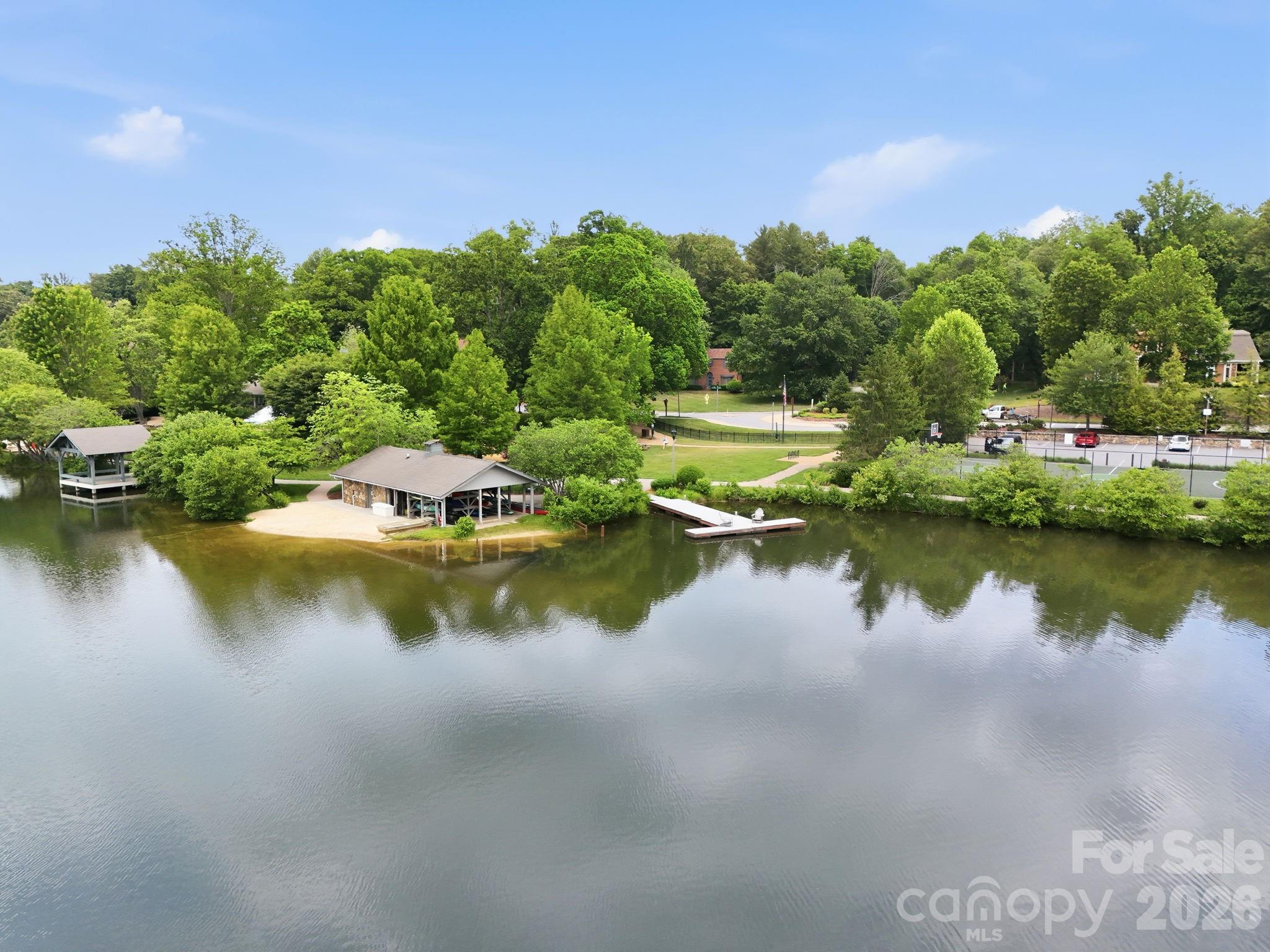 129 Orvis Stone Circle — Biltmore Lake