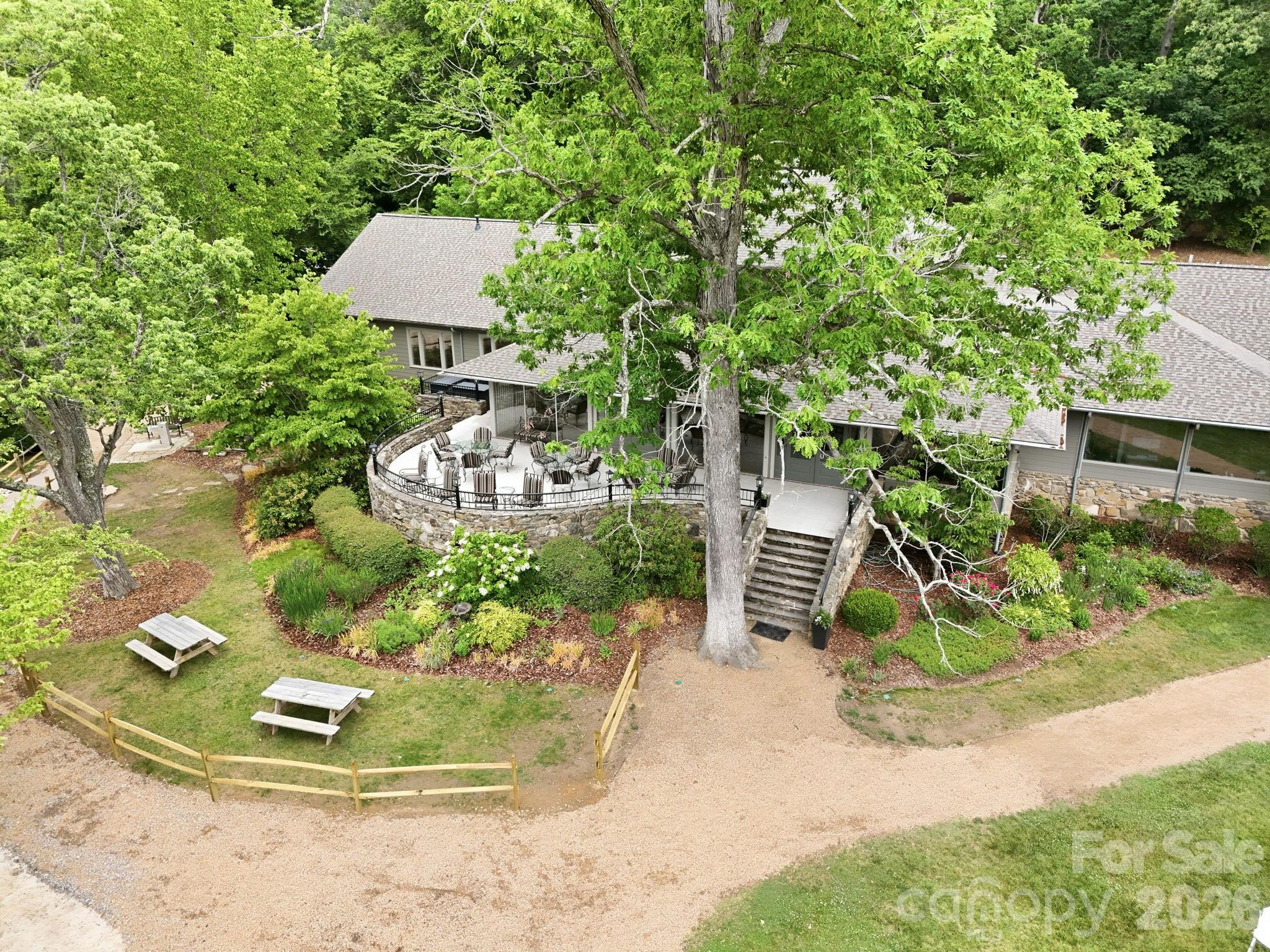 129 Orvis Stone Circle — Biltmore Lake